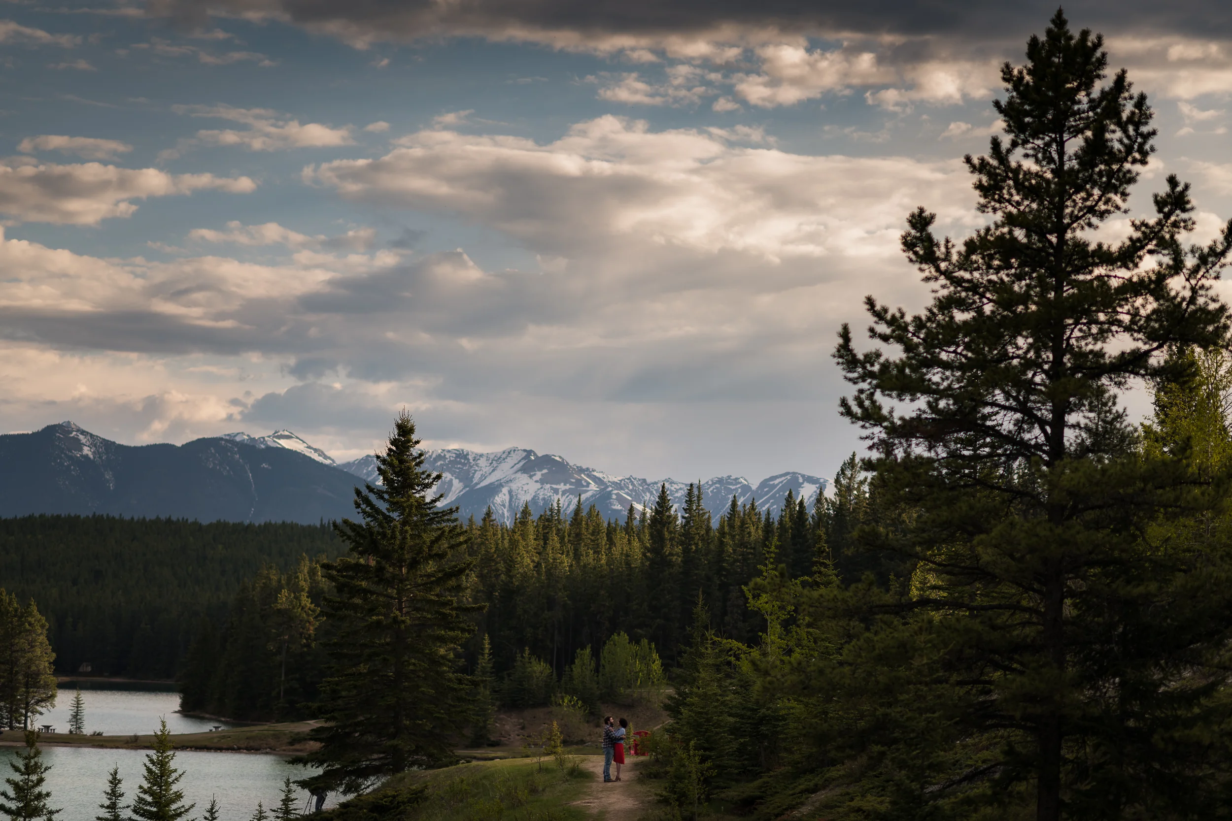 Two Jack Lake Banff engagement calgary banff wedding photographer