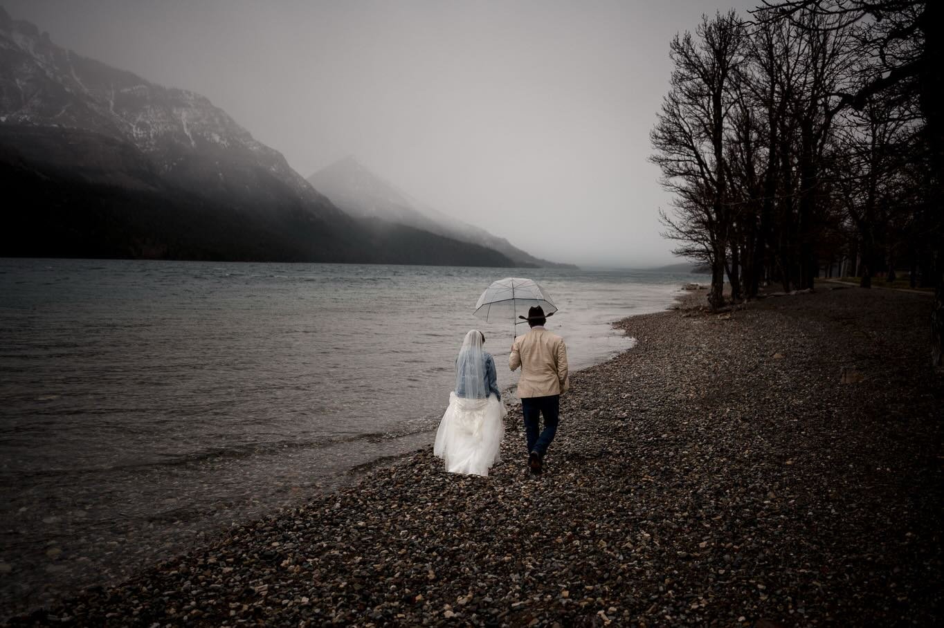 Beautiful intimate wedding in Waterton, Alberta.
.
.
.
.
#waterton #watertonlakesnationalpark #banffweddingphotographer #calgaryweddingphotographer #banffelopement