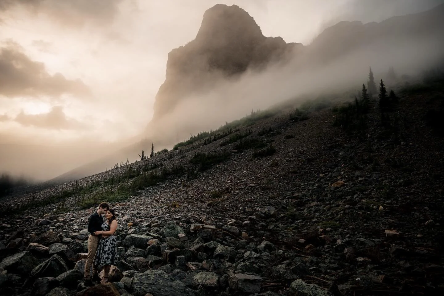 2025 Engagement at the one and only. Moraine Lake.

.
.
.
.
.
.
.
.
.
#morainelake #calgaryweddingphotographer #banffelopement
#banffweddingphotographer #banff