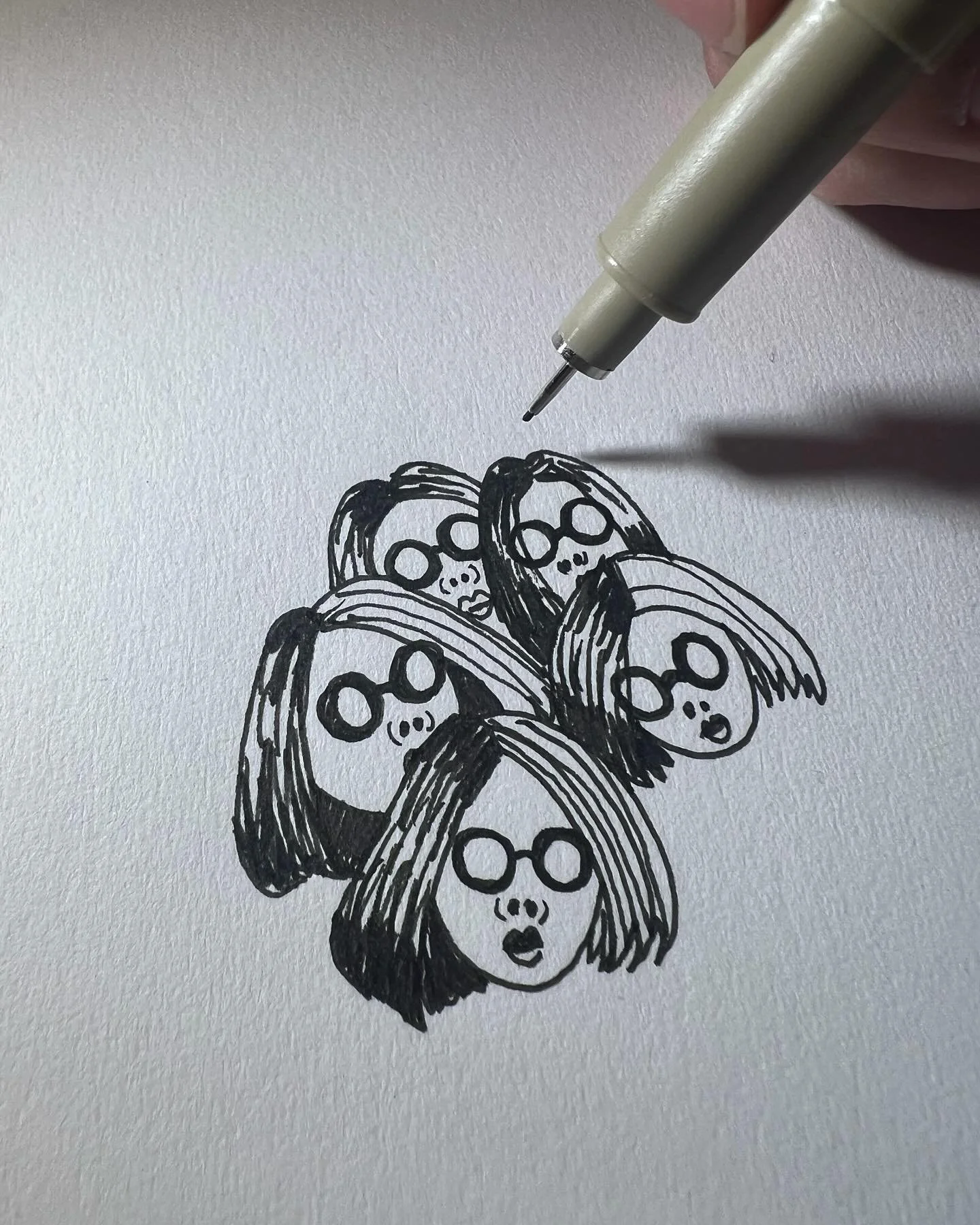 the other day i went to the artstore and picked up 2 tiny ink pens and a sketchbook with a gift certificate my homie got me for my bday. and i am so so SO so so so excited to finally create the drawings i have always wanted to see from myself and pos