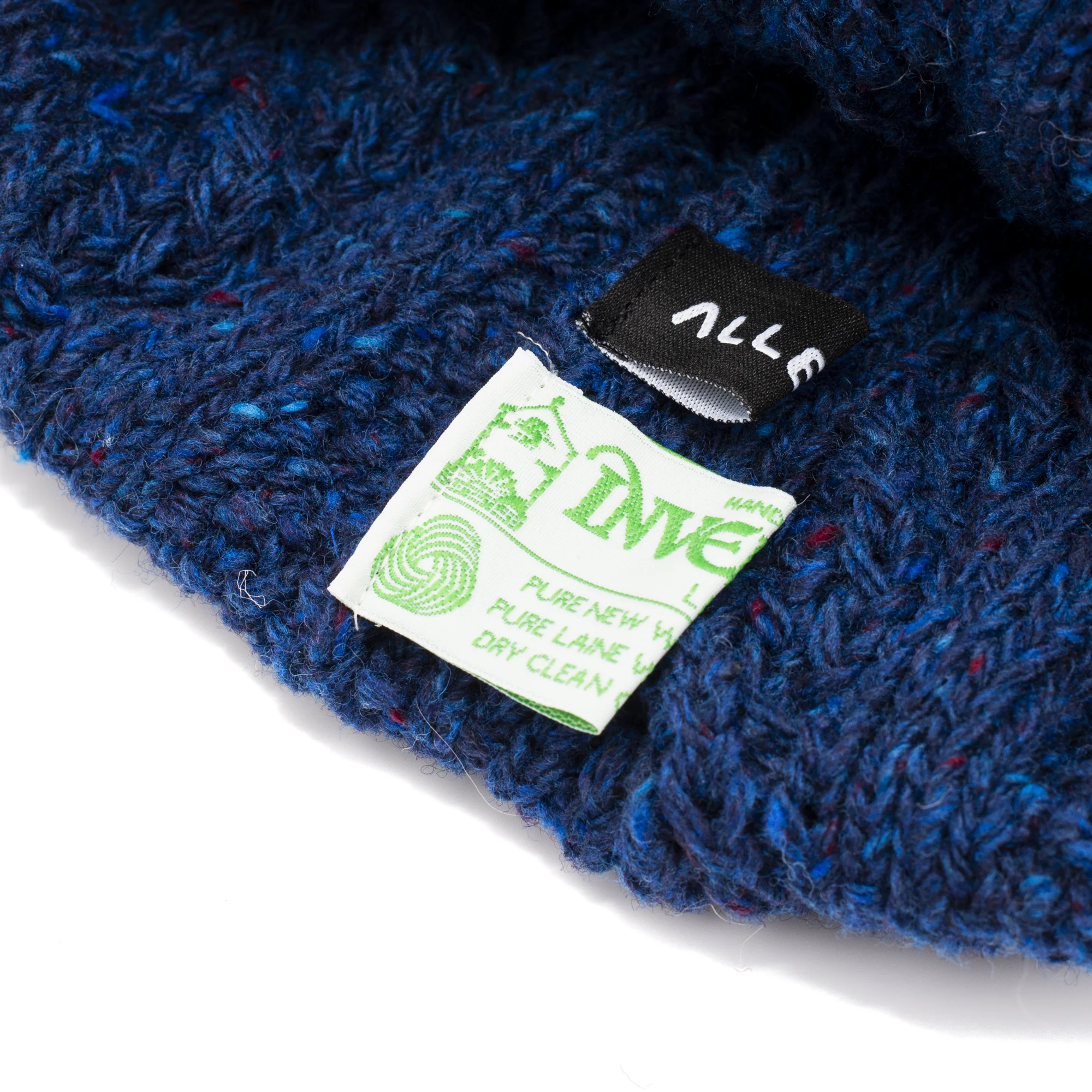 Inverallan x Allevol Donegal tweed label shot_ADN8274.jpg