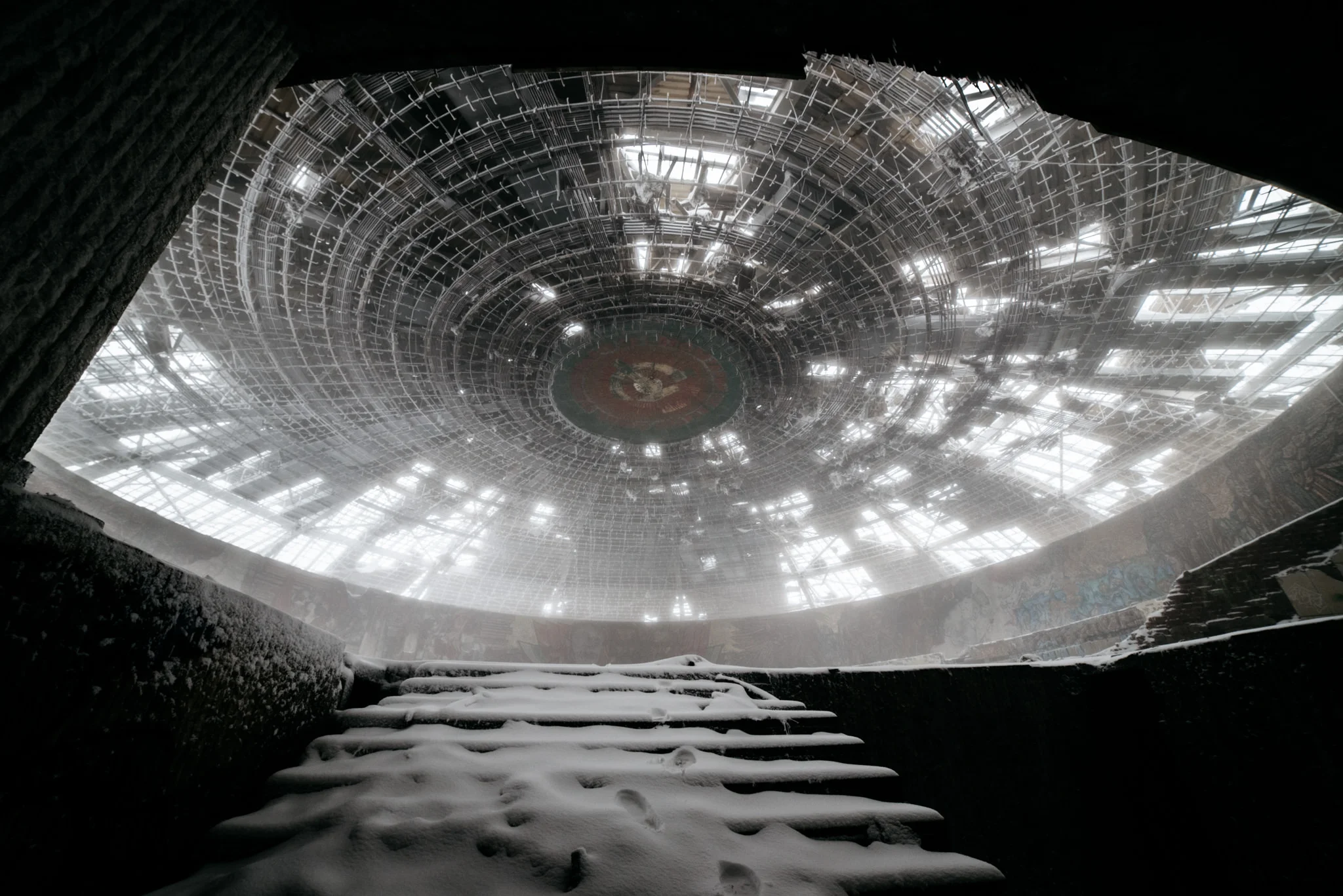 abandoned buzludzha bulgaria