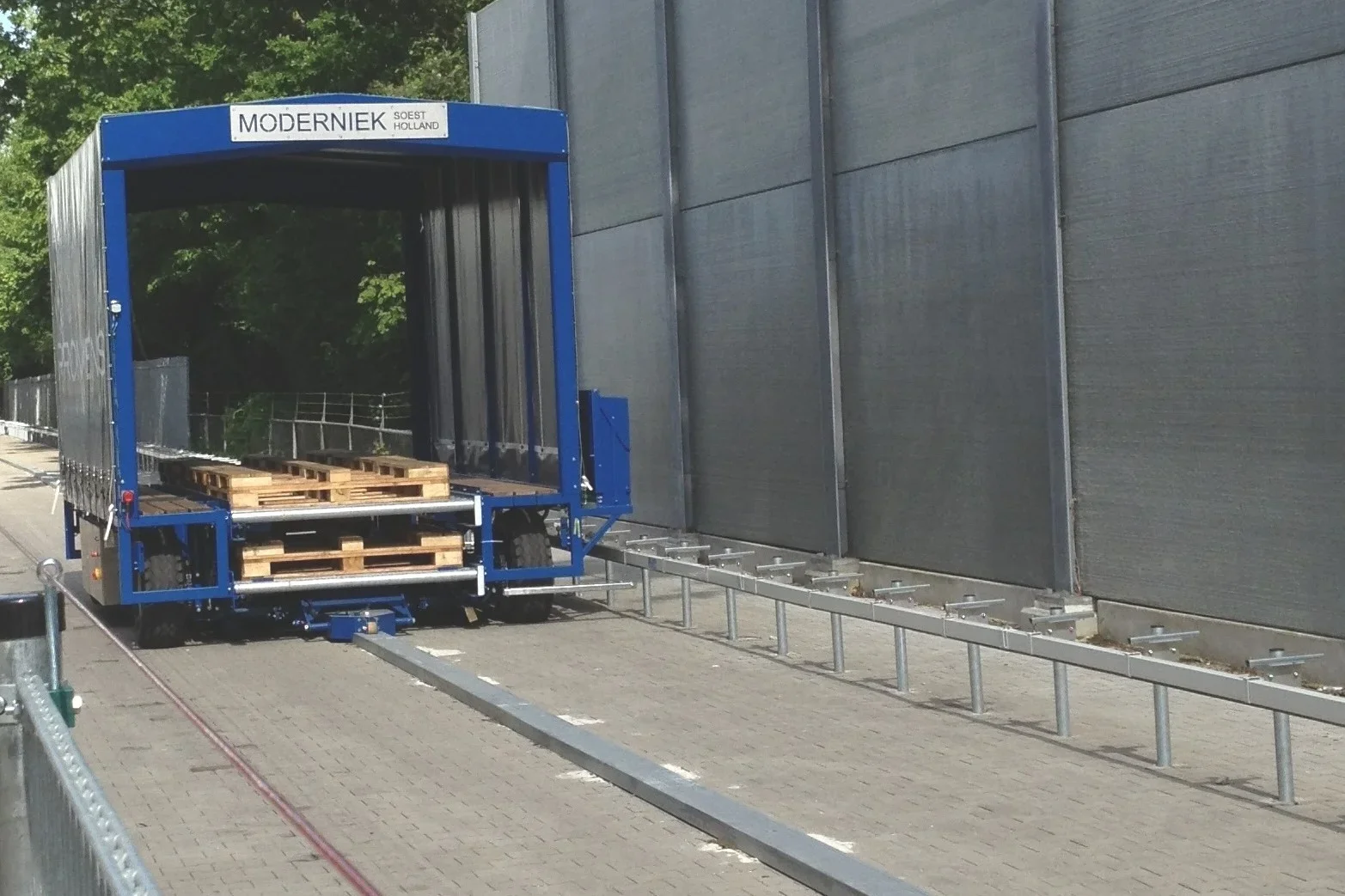 Outdoor Traverse Shuttle System