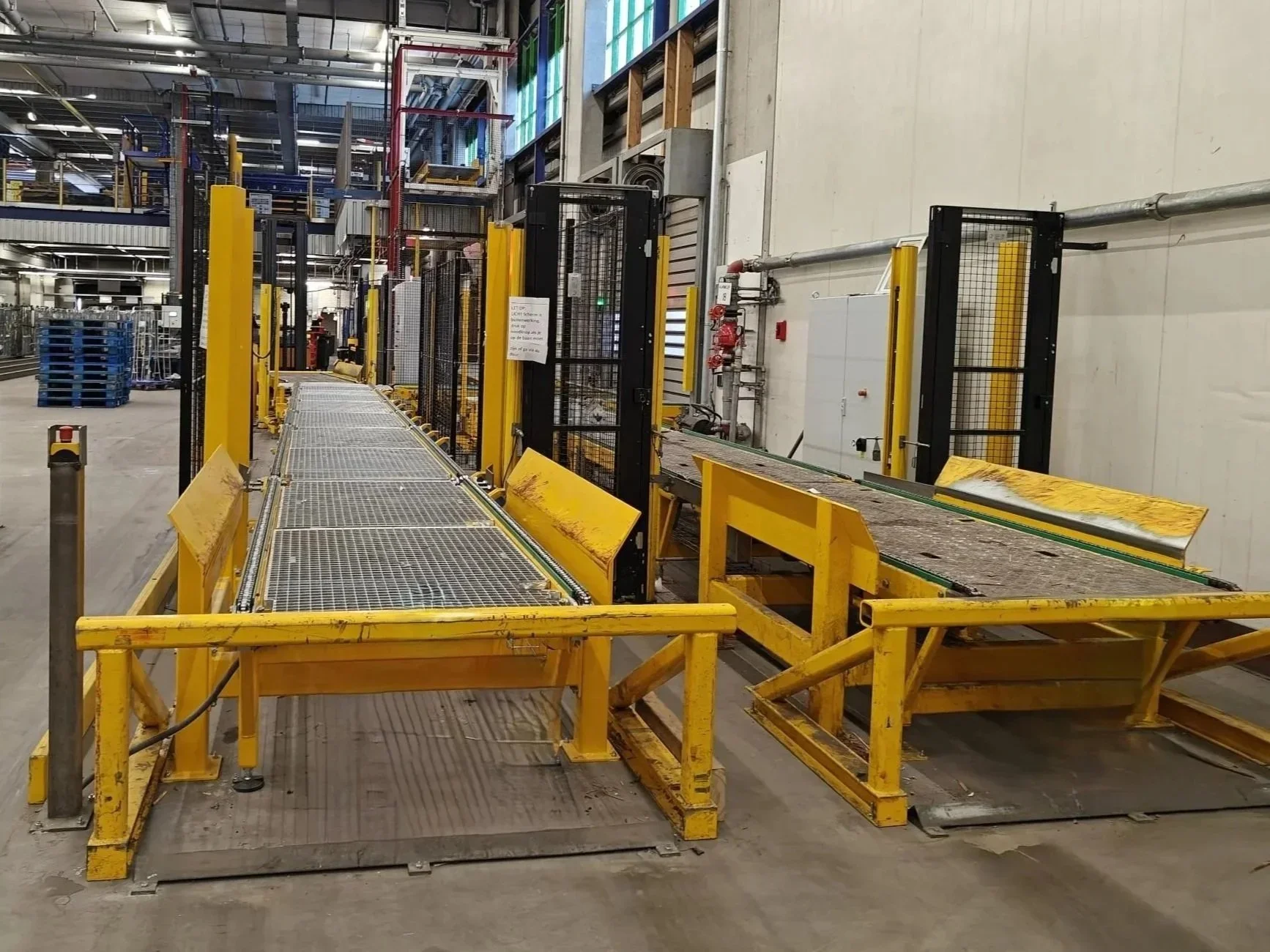 Heavy-Duty Pallet Chain Conveyor System