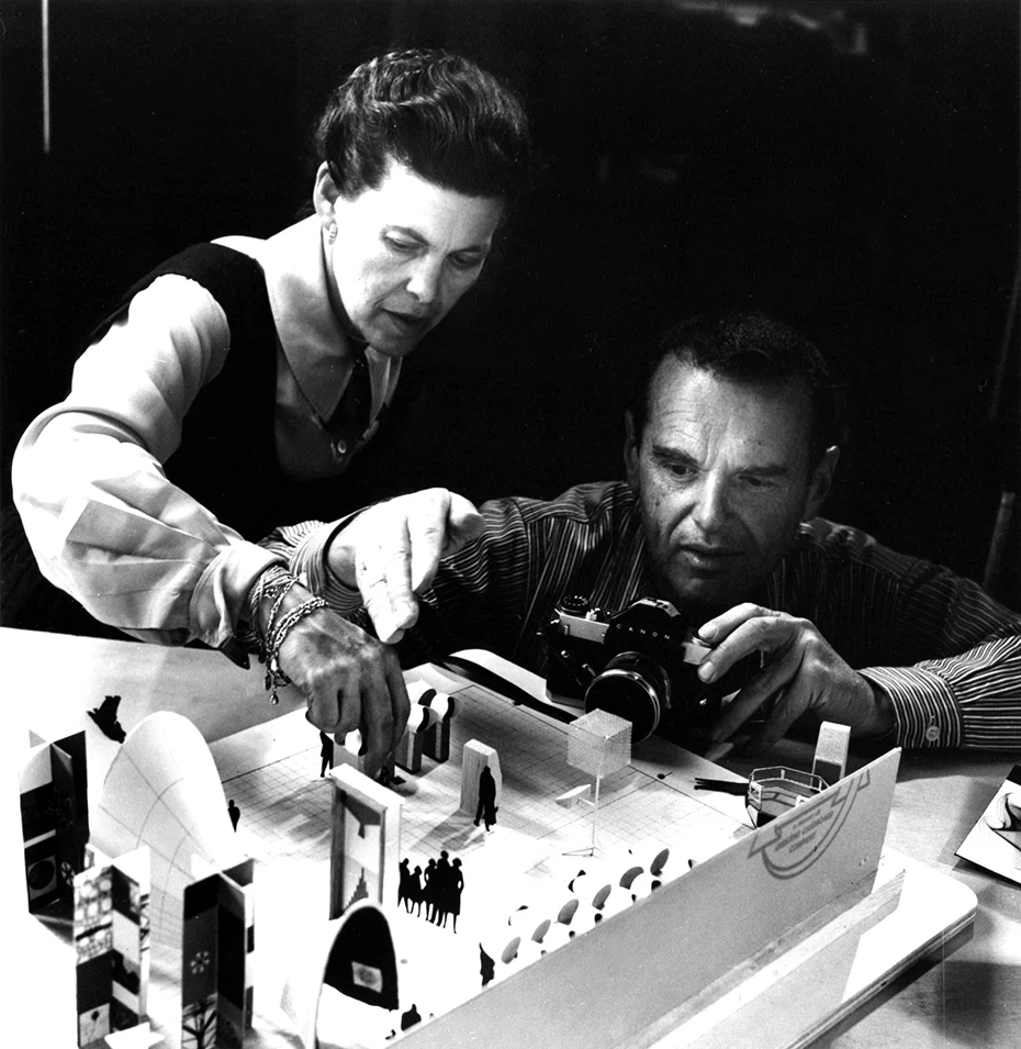 CR_CRp006_Charles-and-Ray-Eames_Model_Camera_web.jpg