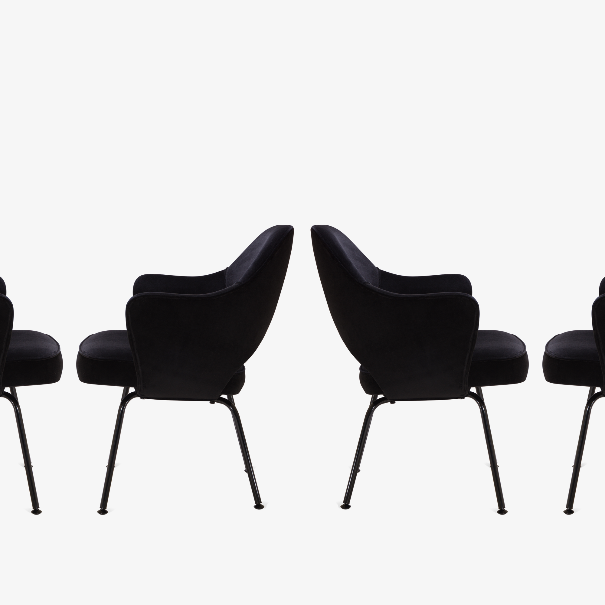 Knoll Saarinen Executive Arm Chair, Black Edition