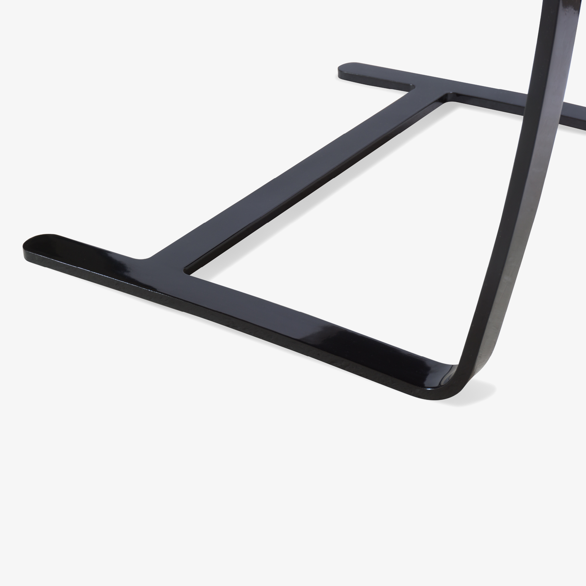 Brno Flat-Bar Chair in Dove Velvet, Obsidian Gloss10.png