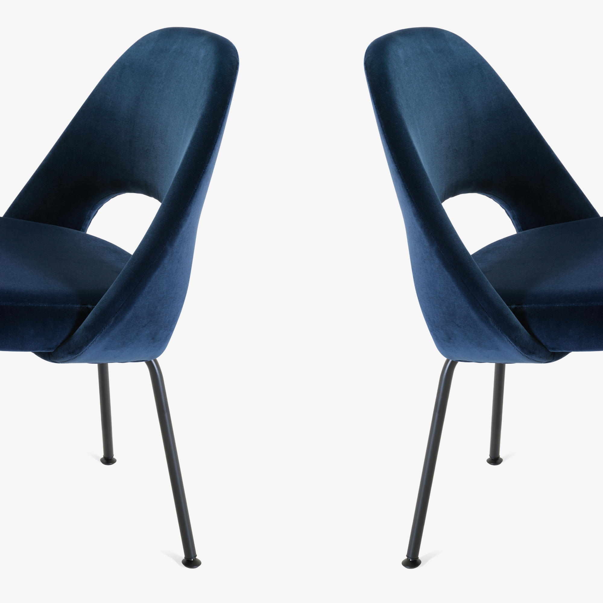 Saarinen Executive Armless Chairs in Navy Velvet, Black Edition8.png