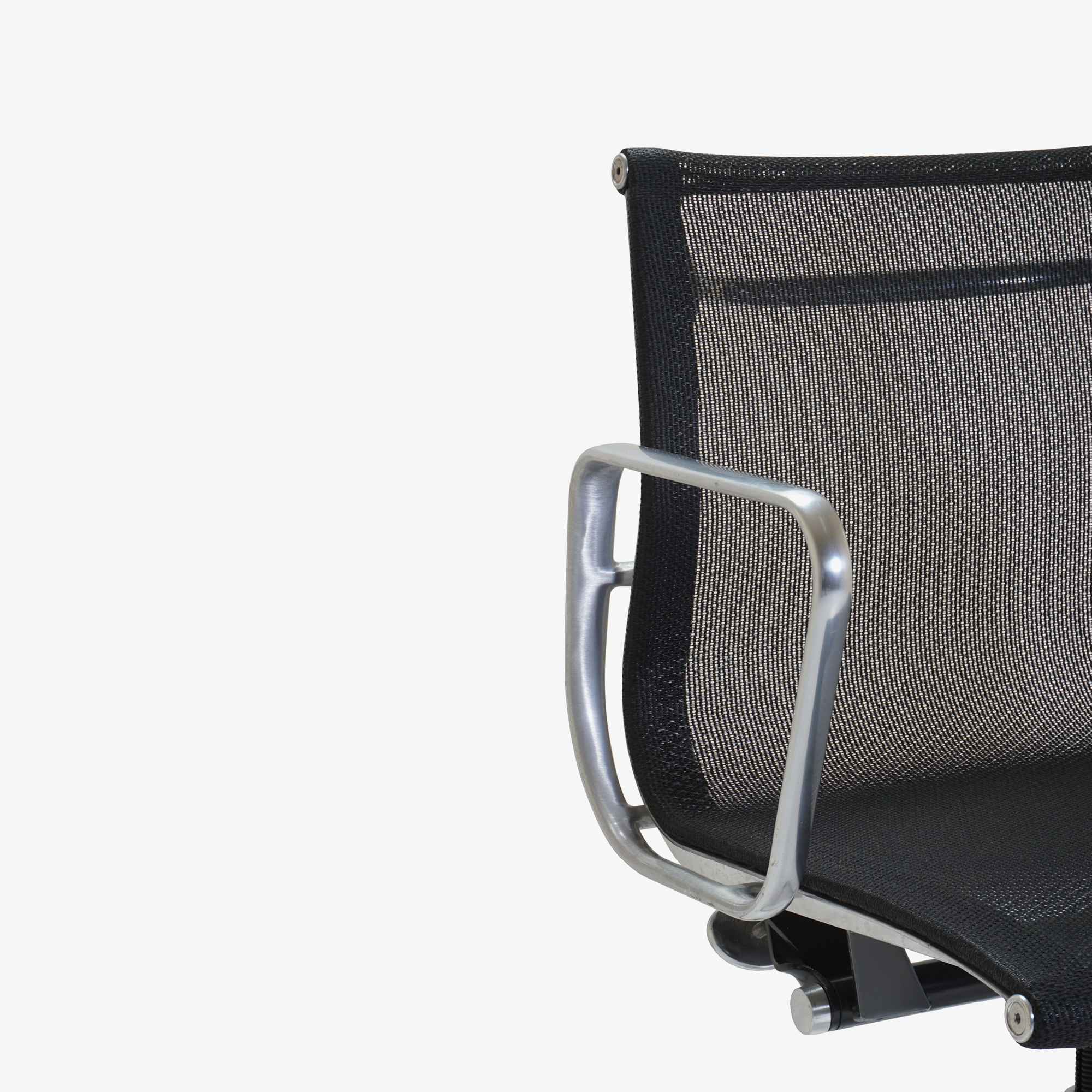 Aluminum Group Management Chair in Black Mesh by Charles & Ray Eames for Herman Miller7.png
