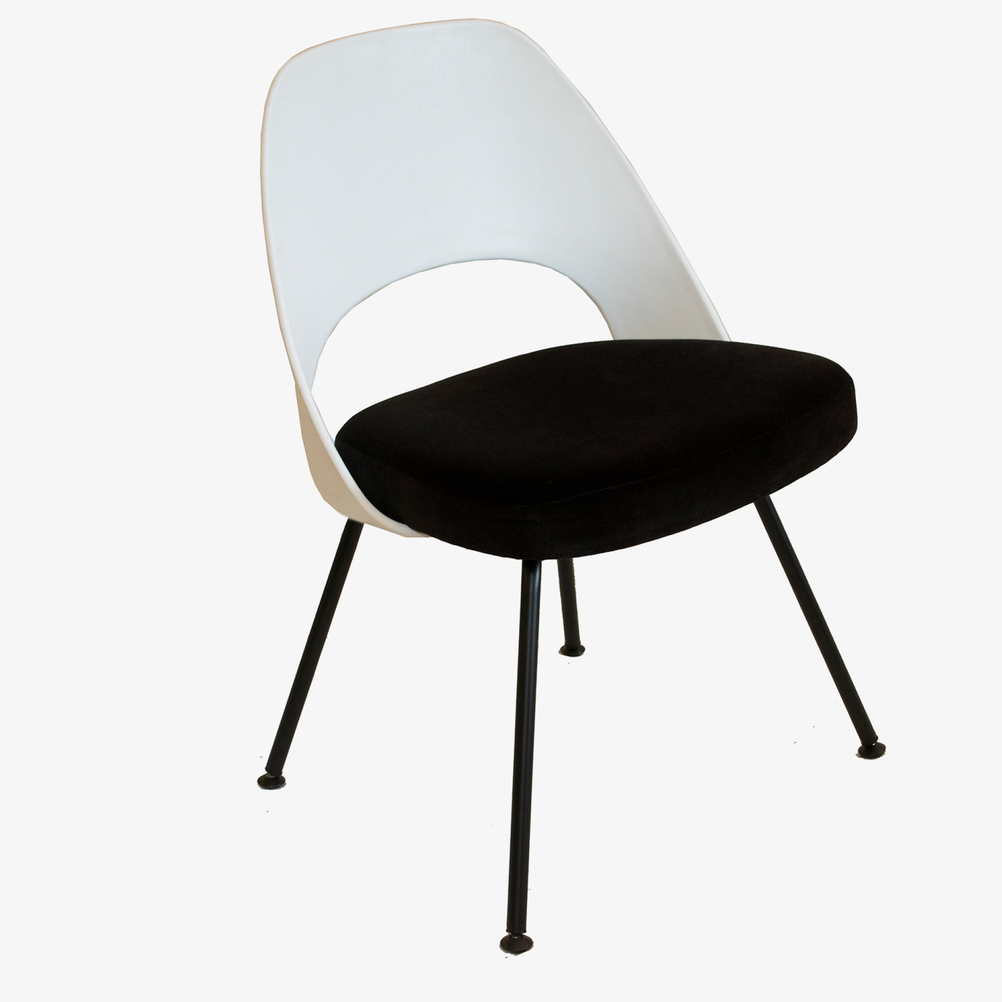 Eero Saarinen White Plastic in Black Velvet 2.png