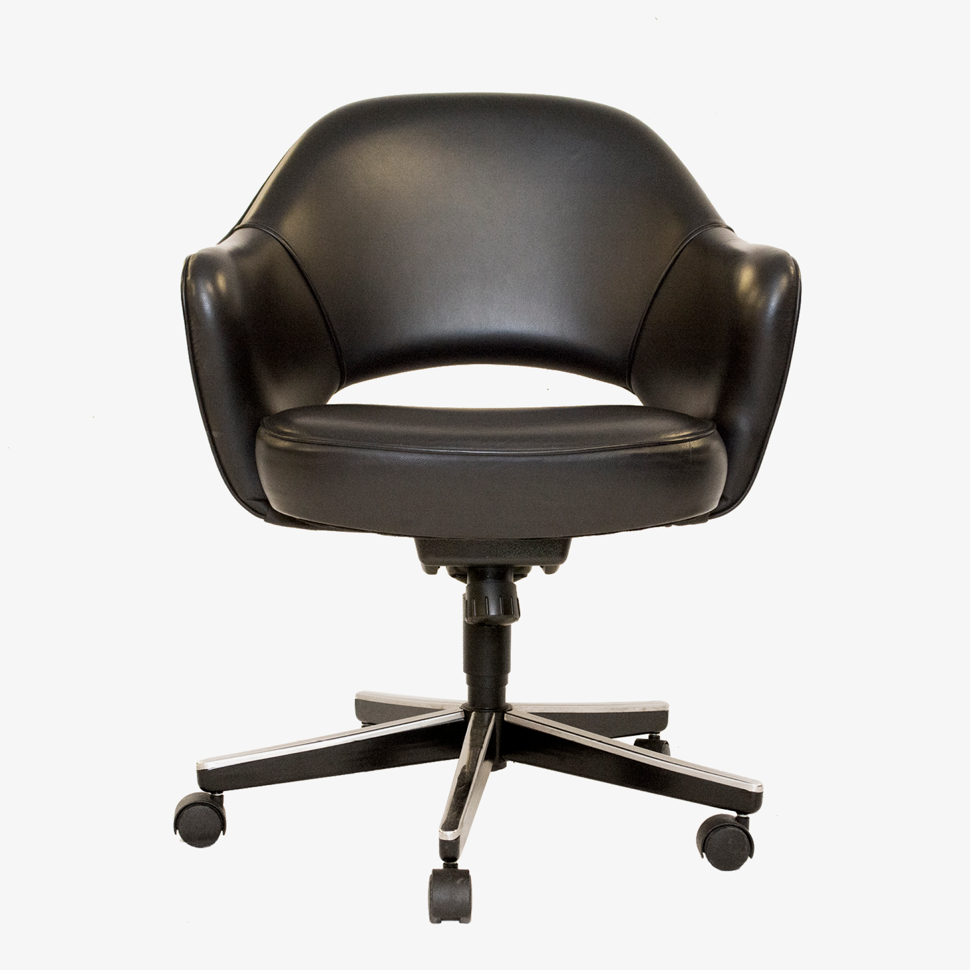 Original Black Leather Saarinen Swivel Chair 1.png