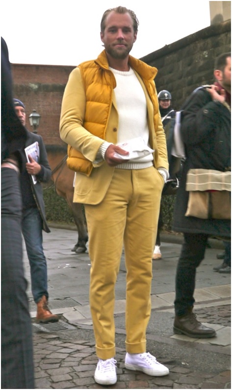 Le tailleur australien Patrick Johnson Pantalon jaune en corduroy – Ca parait improbable et c’est pourtant très bien réussi Credit photo : Neoretrostreetstyle