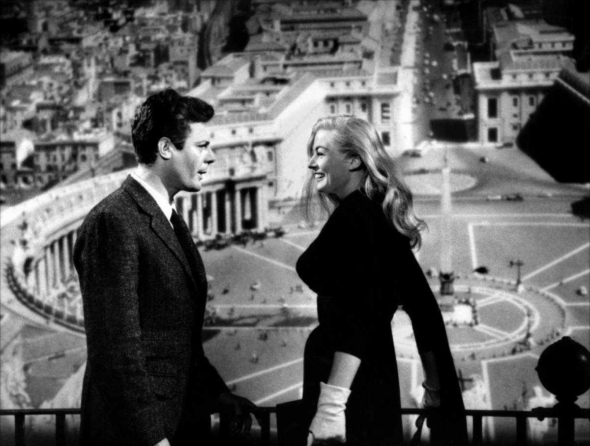 Ici Marcello Mastroianni et Anita Ekberg dans la Dolce Vita