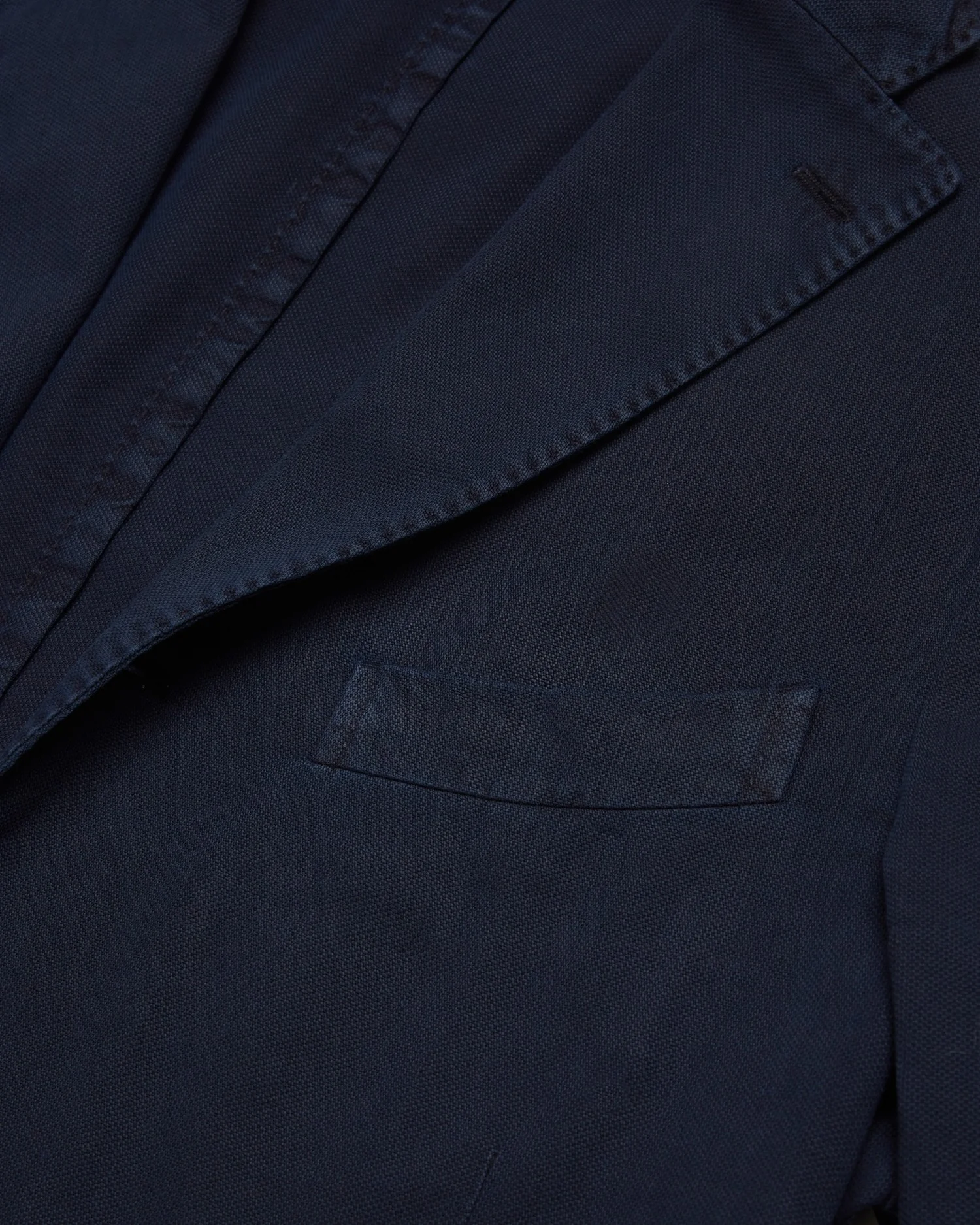 boglioli_garment_dyed_cotton_jacket_navy_4.jpg