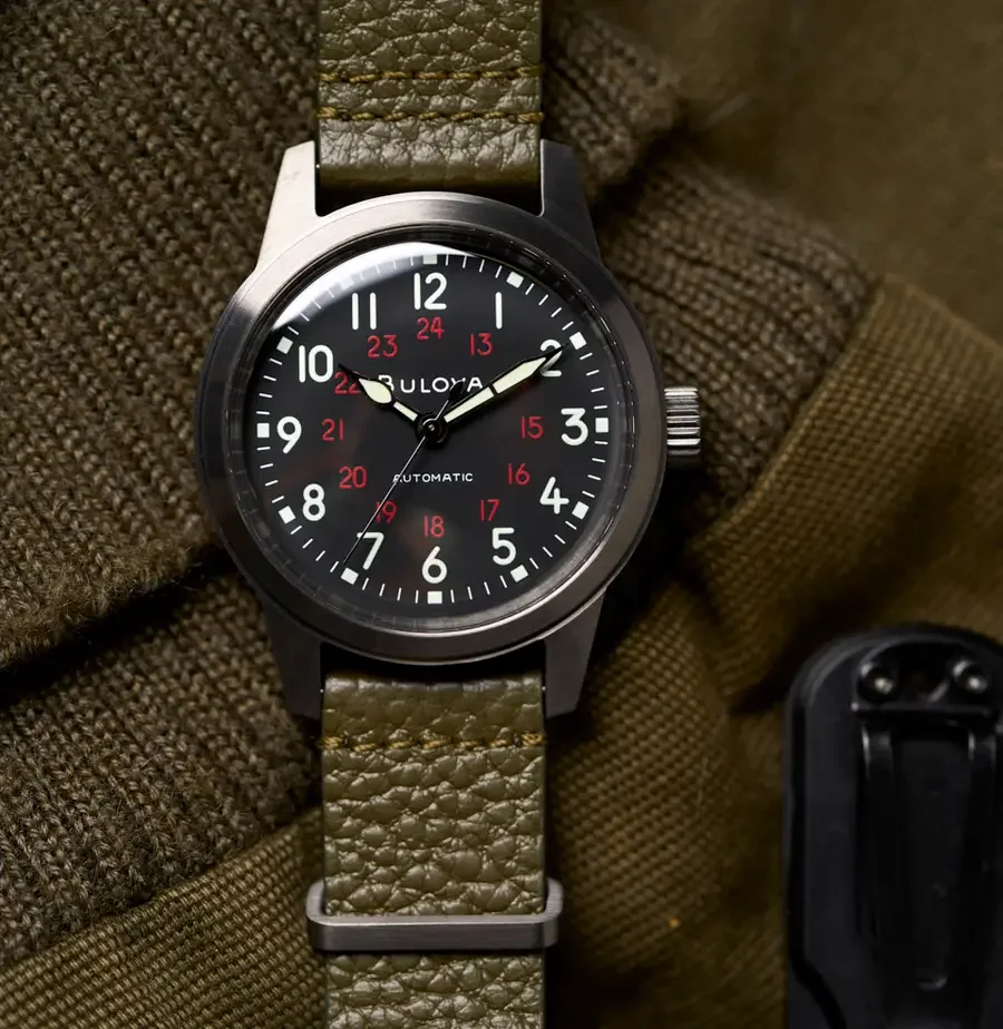 Bulova_Hack_98A255_black_green_001_crop-v1654199655439.webp