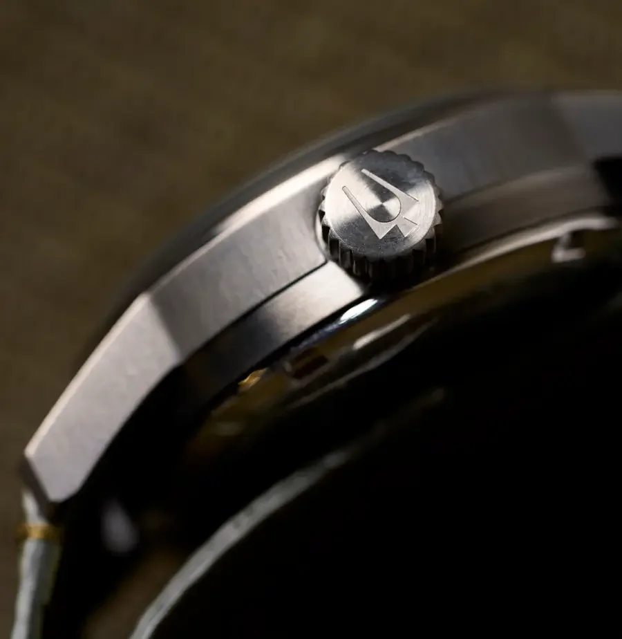 Bulova_Hack_98A255_black_green_004_crop-v1654199622801.webp