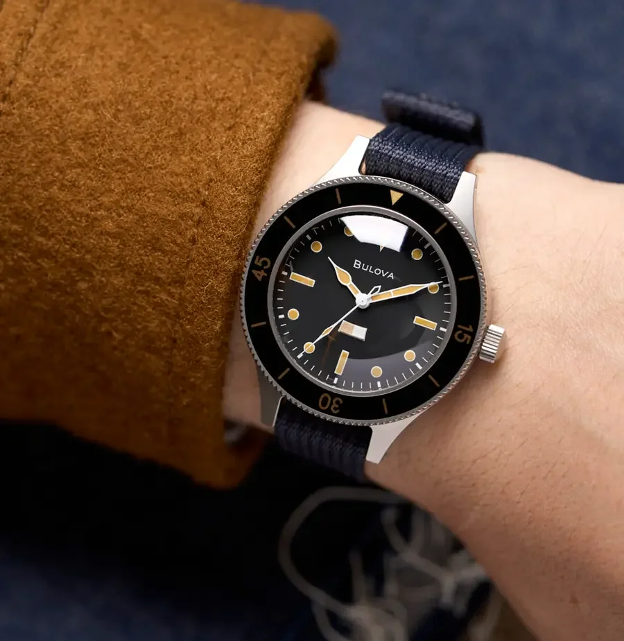 Bulova_Archive_mil_ships_98A266_blue_002_crop-v1654201311427.webp