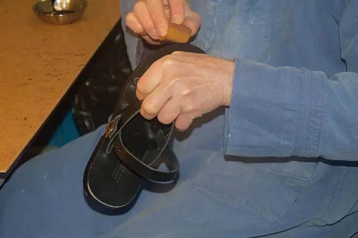 sandale finition.webp