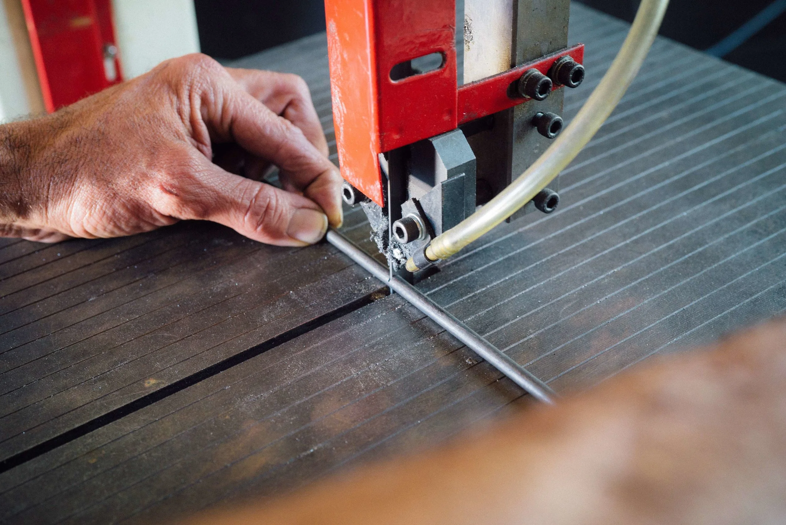 FULLER-MOTO-TIG-WELDING-TORCH-MEASURE-THE-METAL.jpg