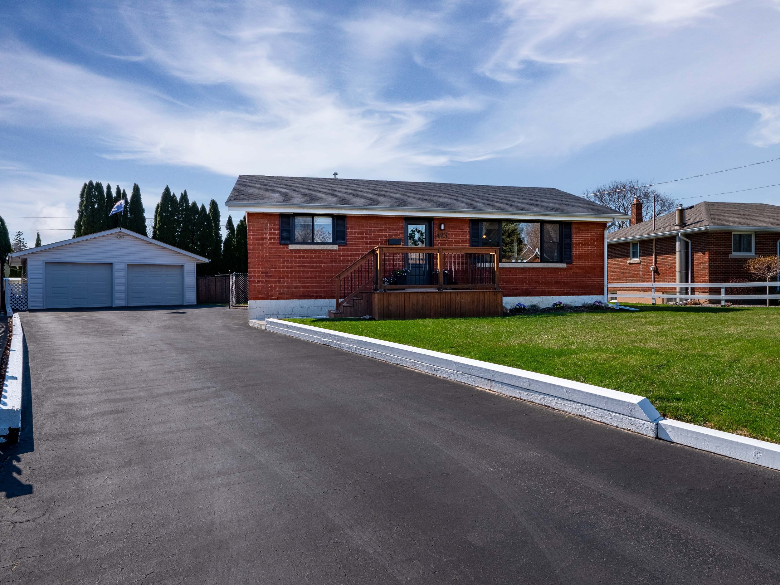 423 Grantham Ave-1.jpg