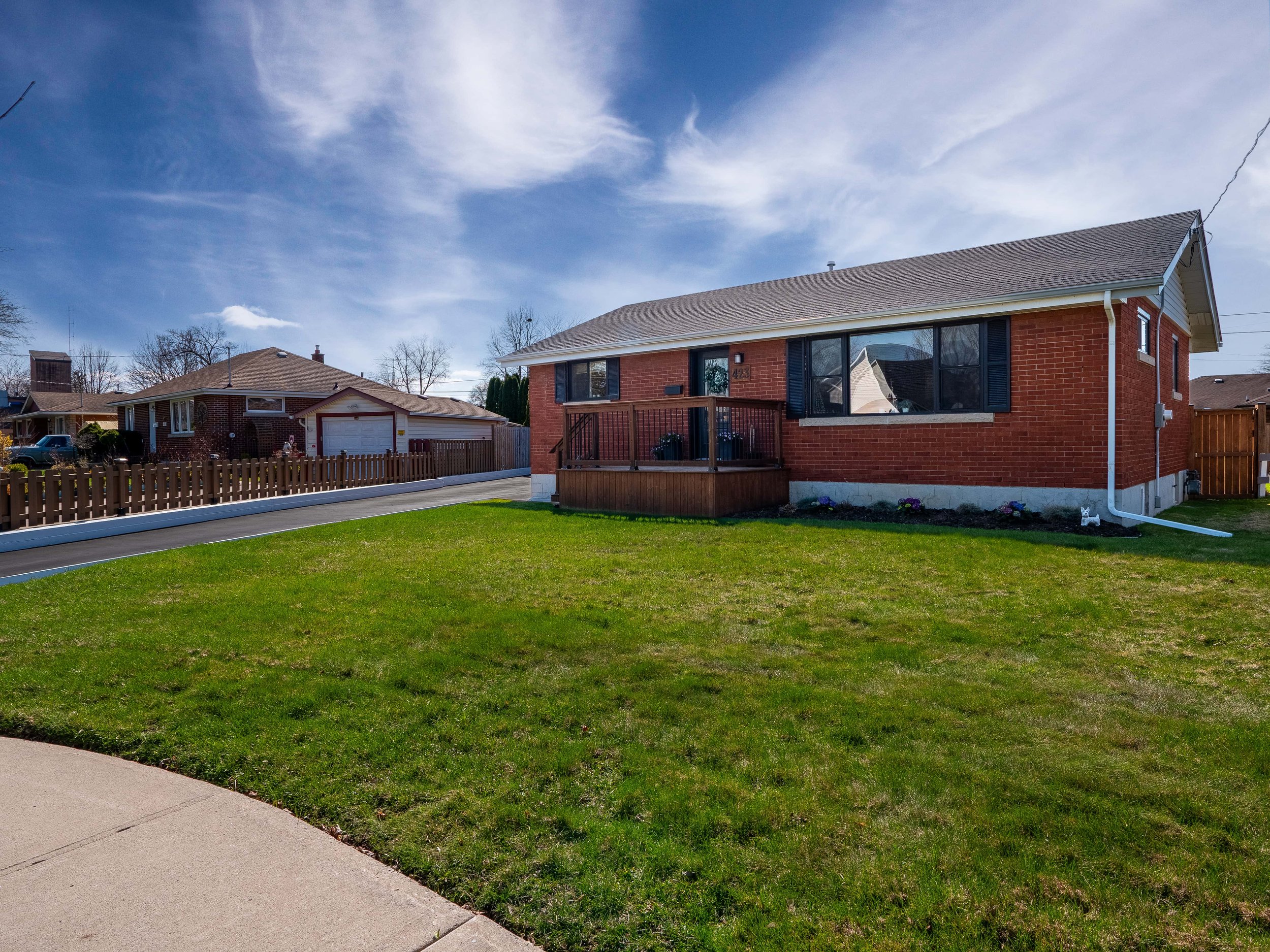 423 Grantham Ave-3.jpg