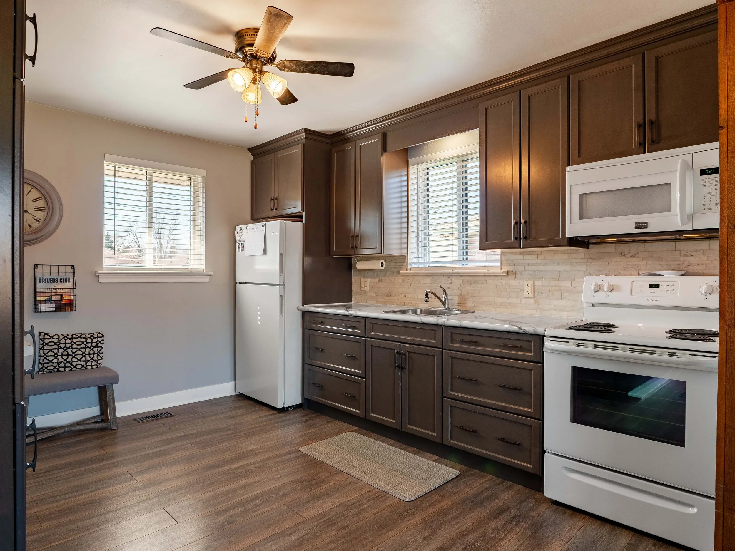 423 Grantham Ave-9.jpg