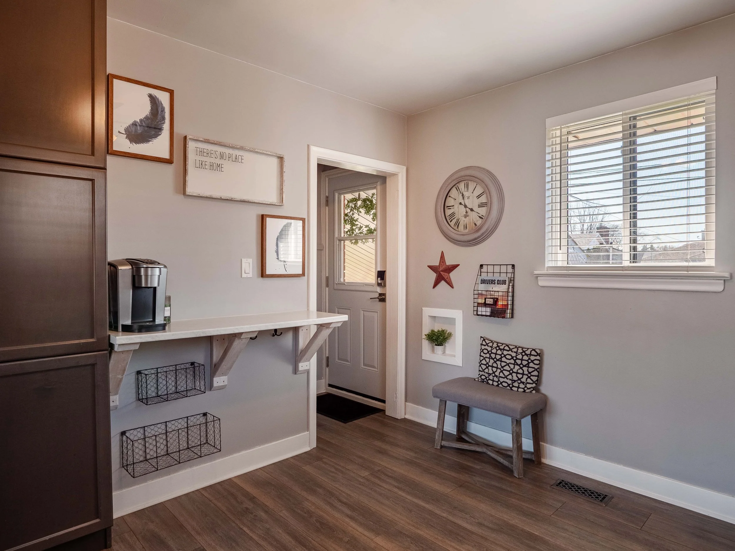 423 Grantham Ave-10.jpg