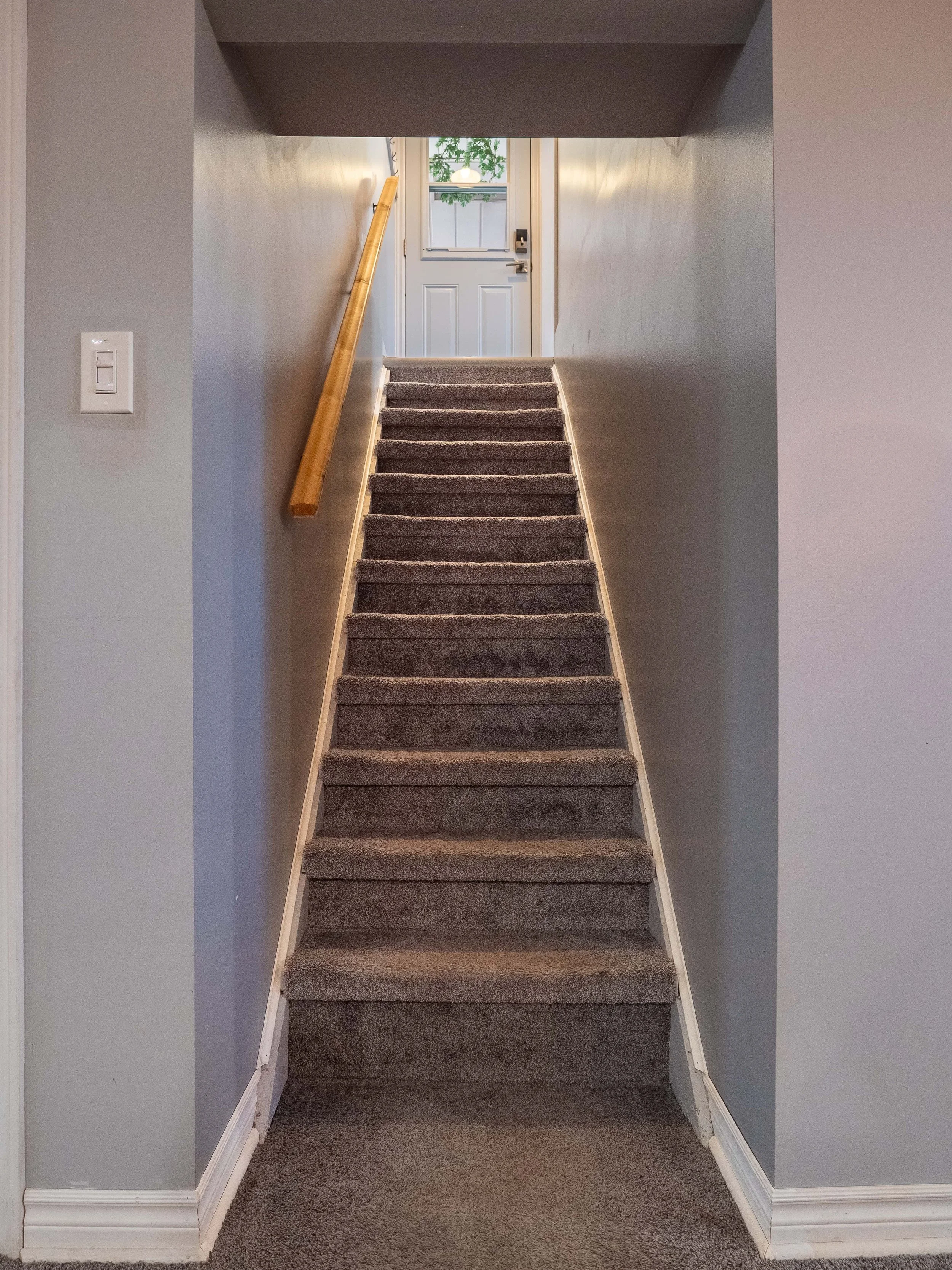 423 Grantham Ave-19.jpg