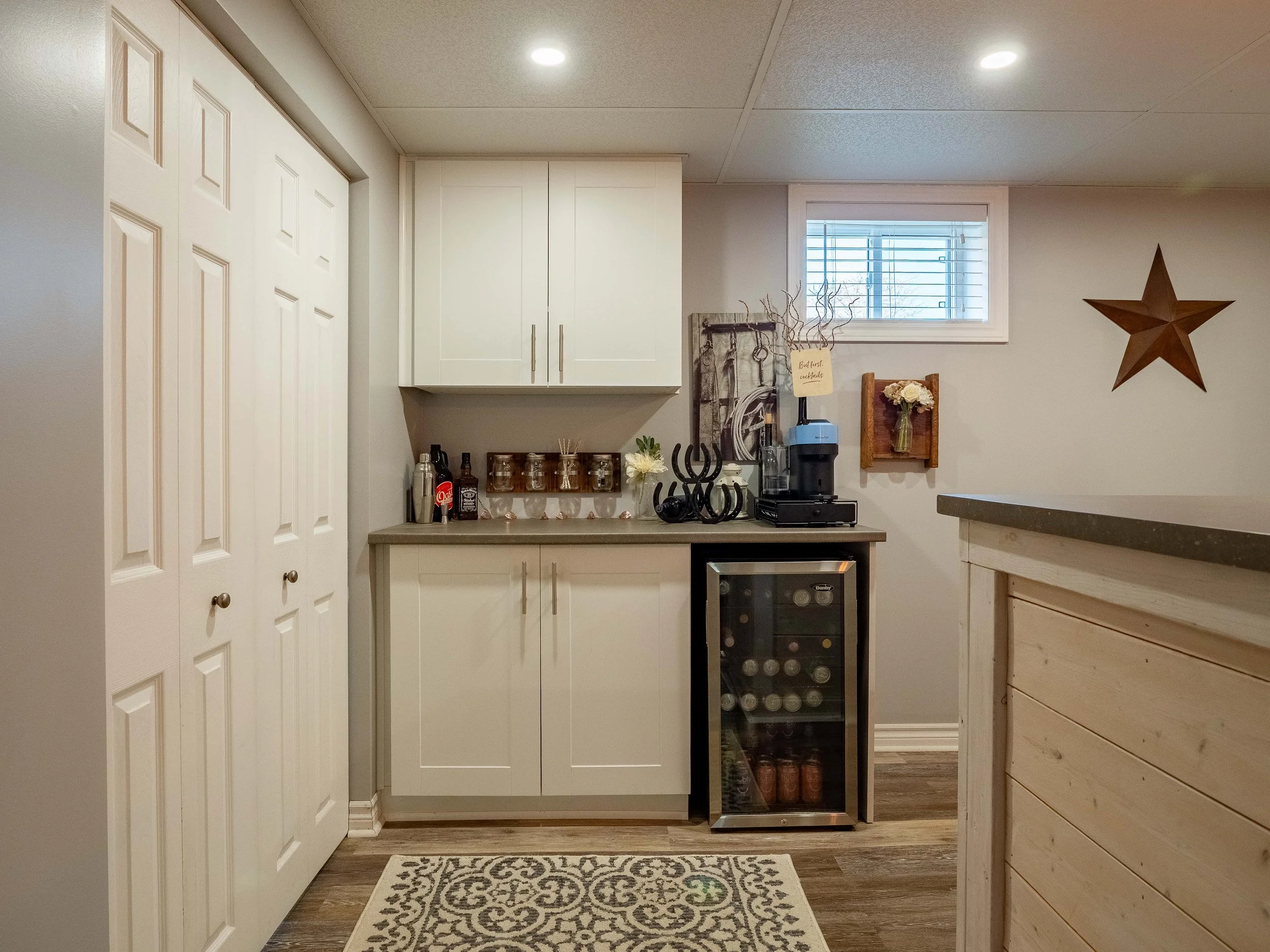 423 Grantham Ave-21.jpg