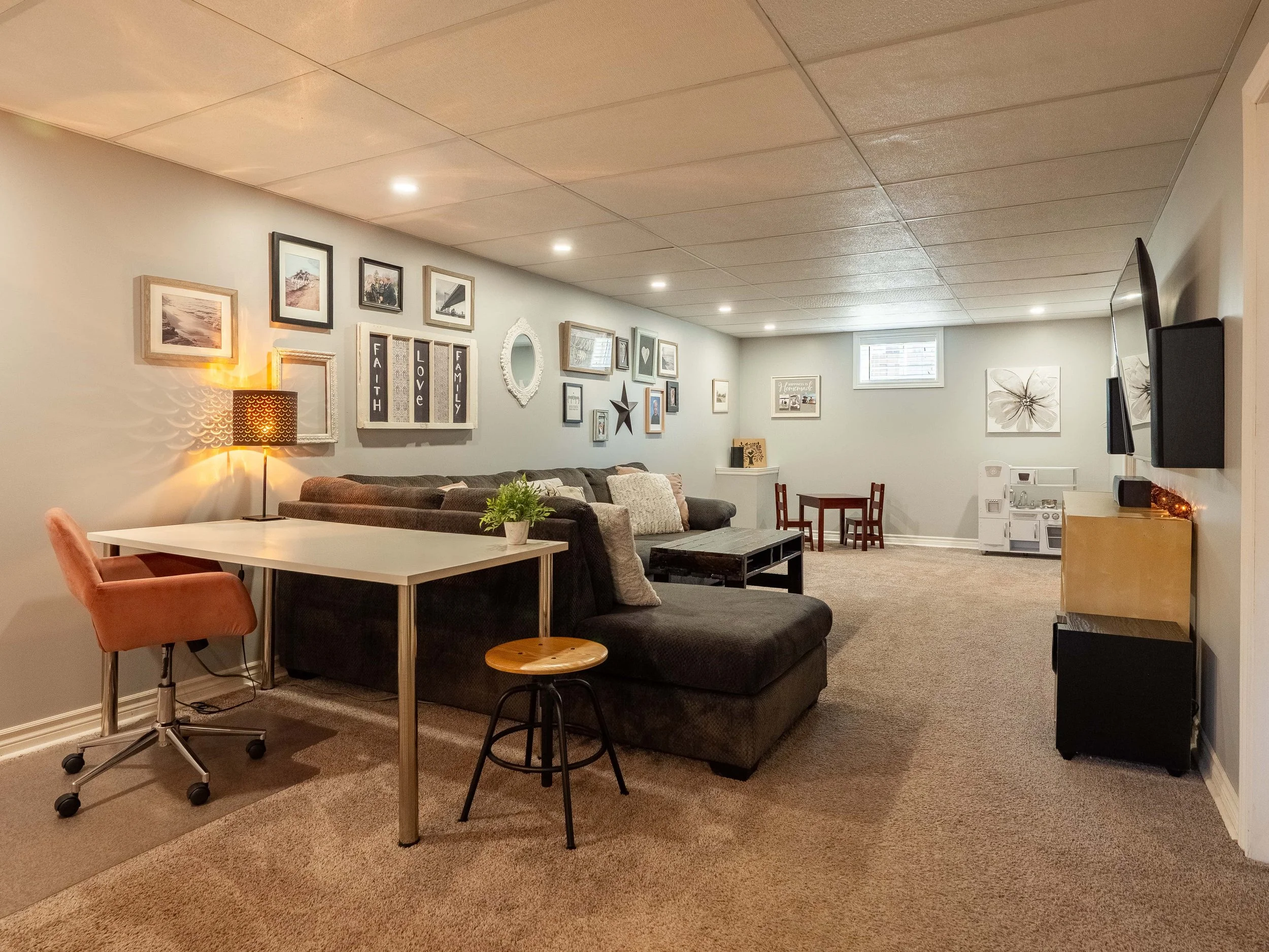 423 Grantham Ave-22.jpg