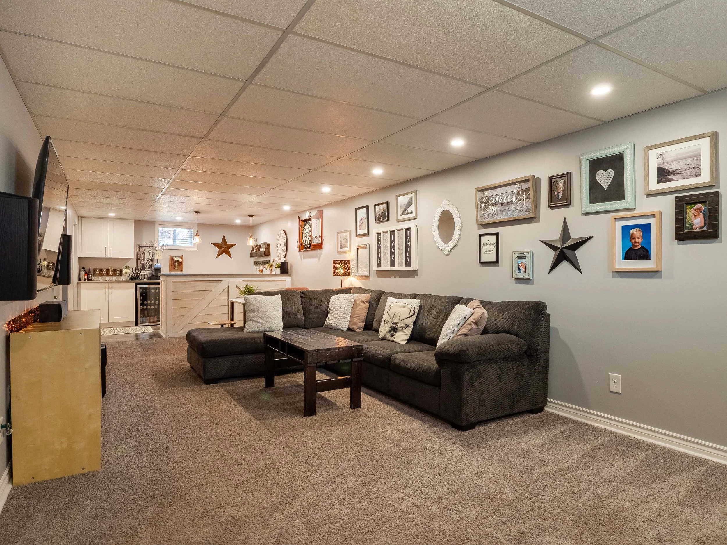 423 Grantham Ave-24.jpg