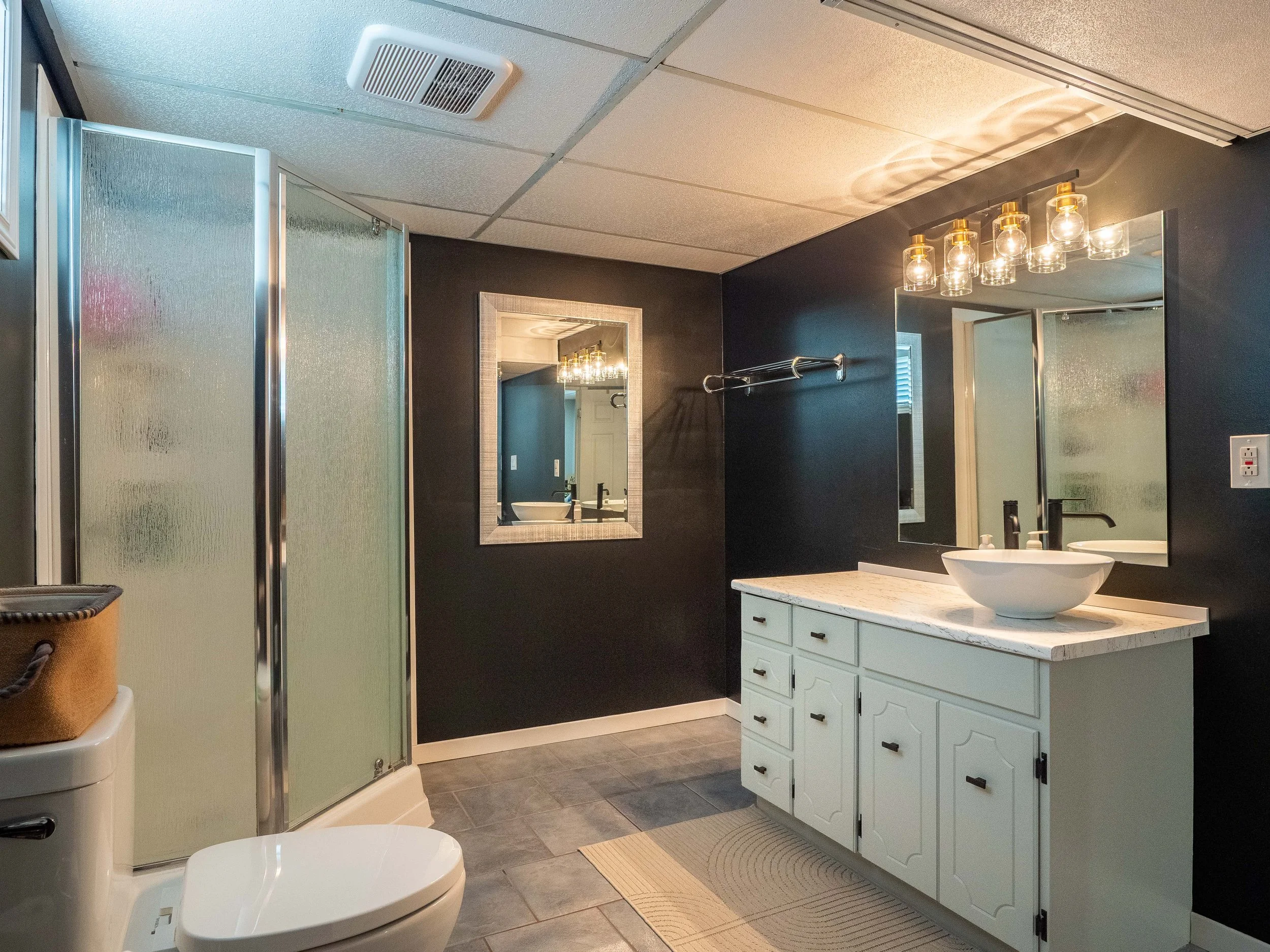 423 Grantham Ave-25.jpg