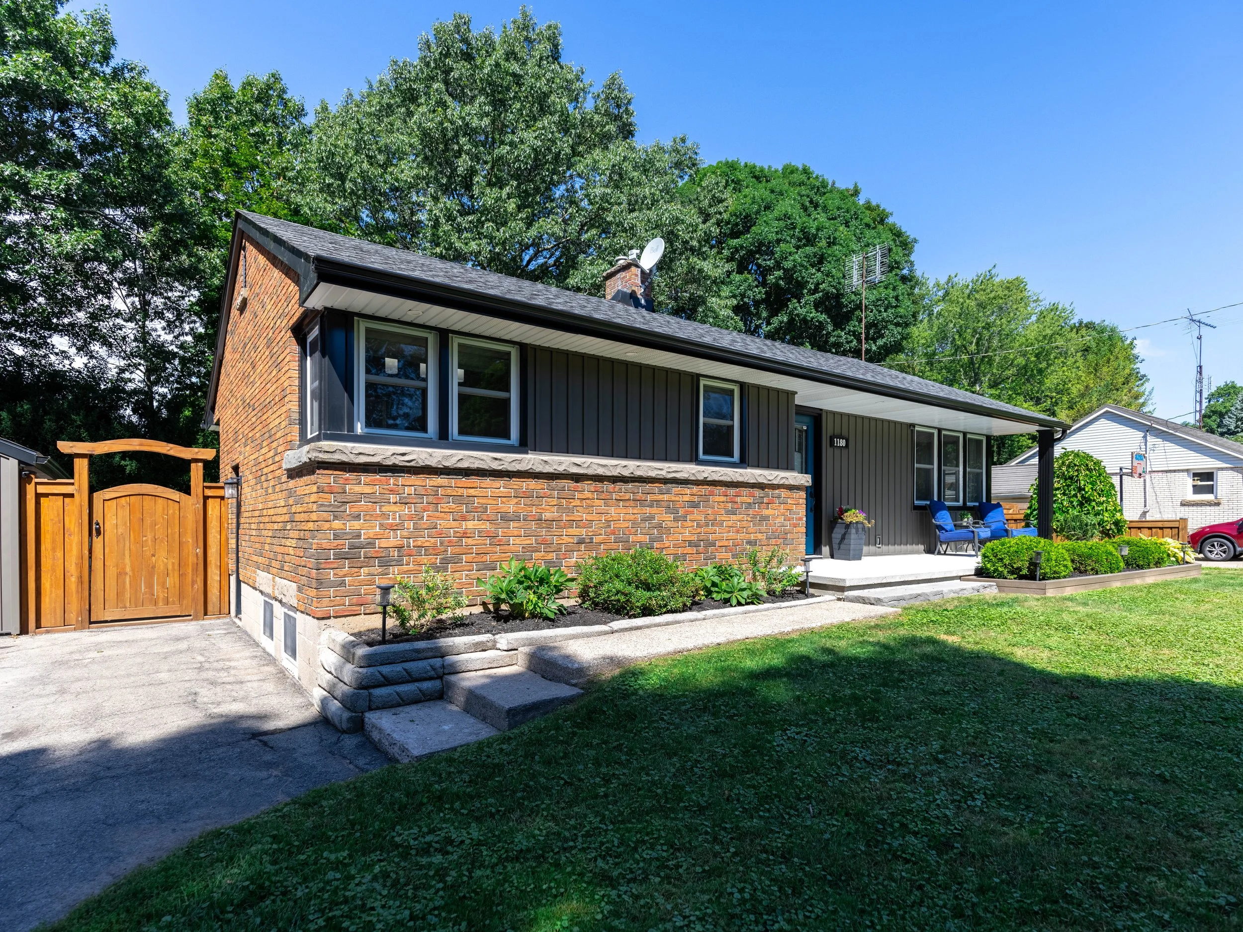 1180 Sunset Dr-1.jpg