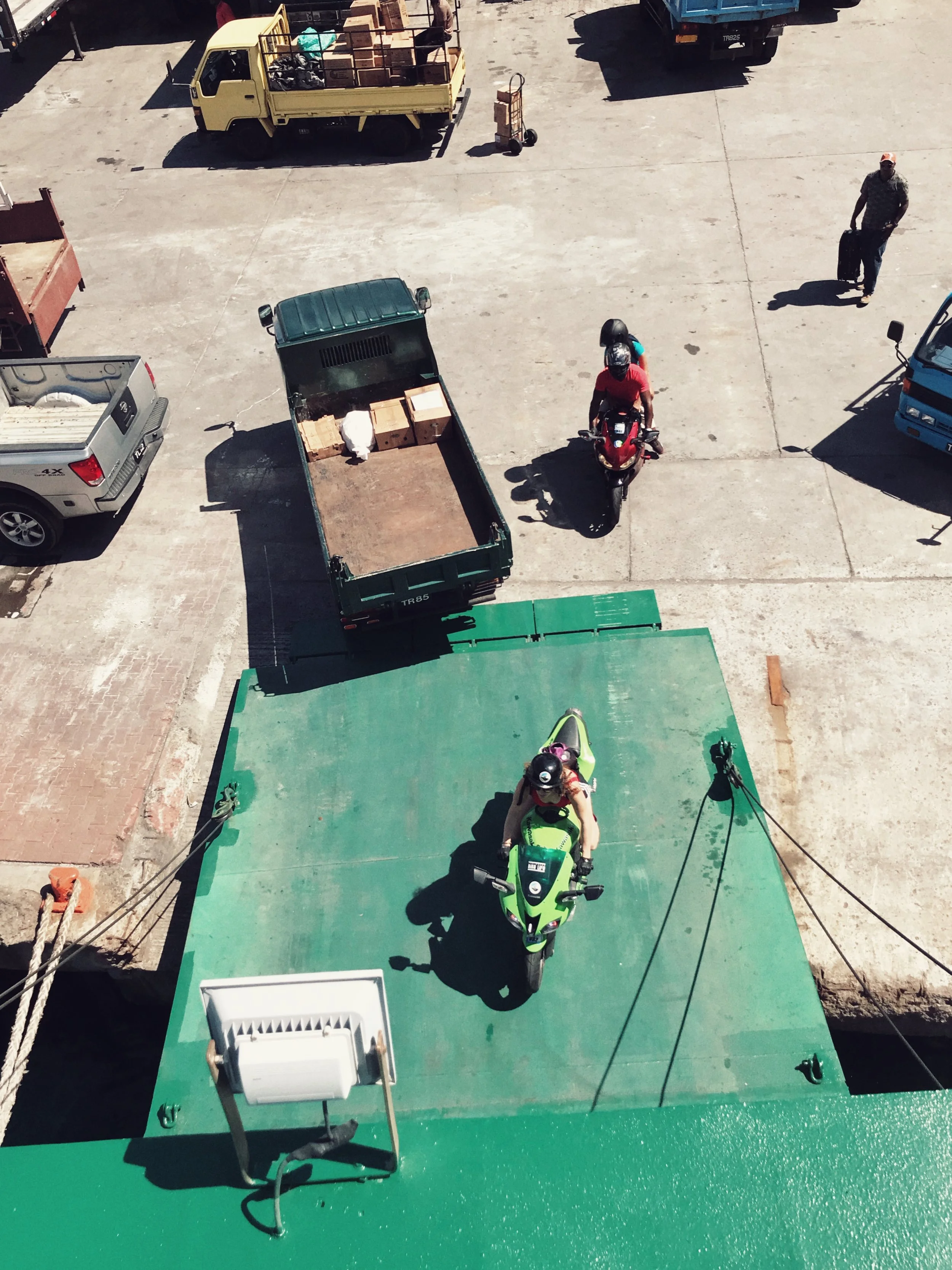 Boarding, Bequia Express, Kingstown Harbour - St.Vincent.