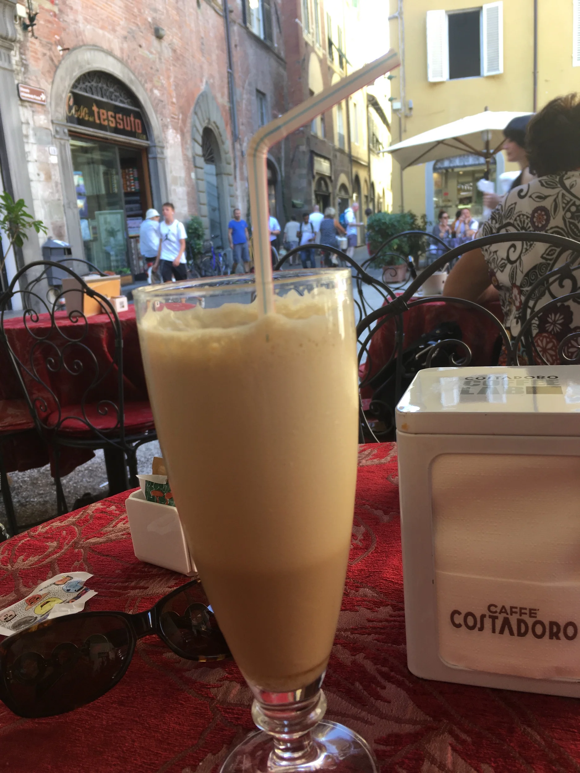 Caffè shakerato at Cafe Manon Lescaut, Piazza Cittadella, Lucca