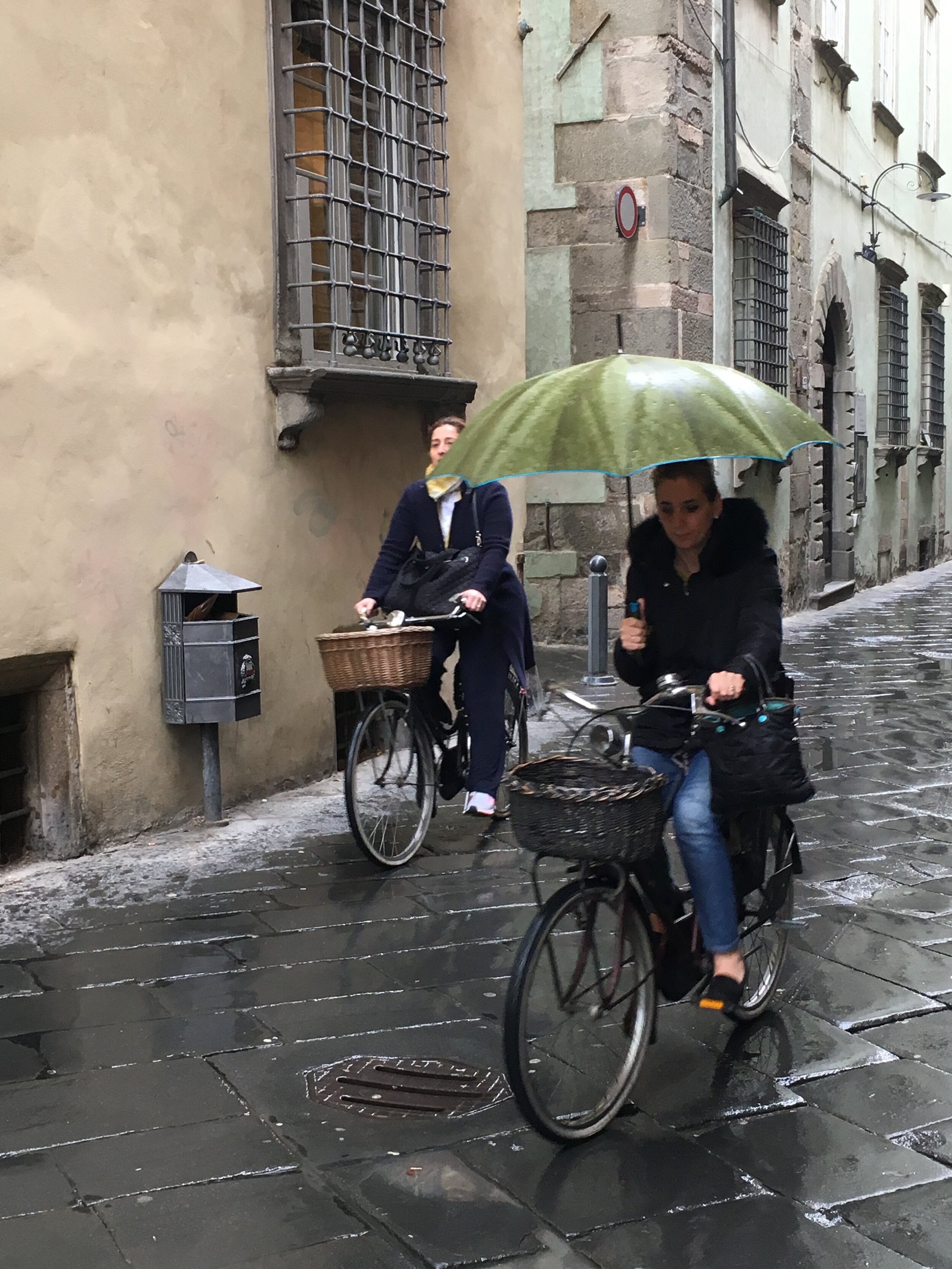 Come rain or shine, you'll see bikes in Lucca.
