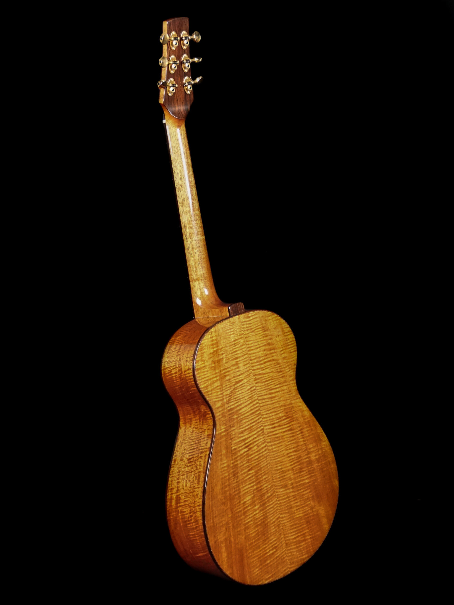 Fiddleback Mahogany OO-10-2.jpg