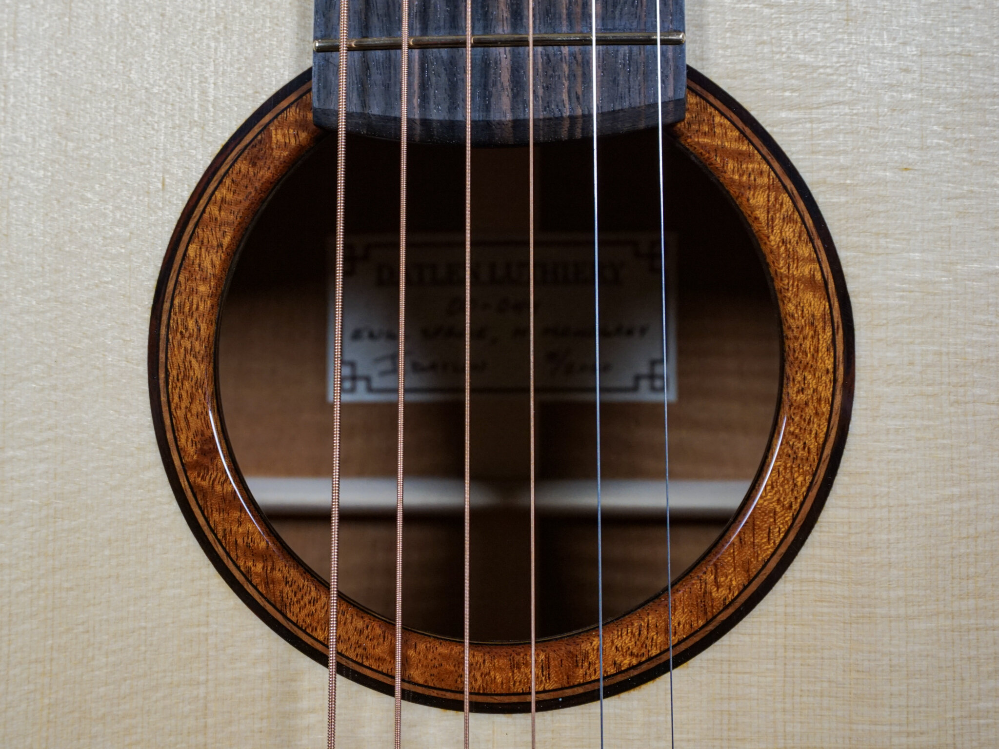 Fiddleback Mahogany OO-19.jpg