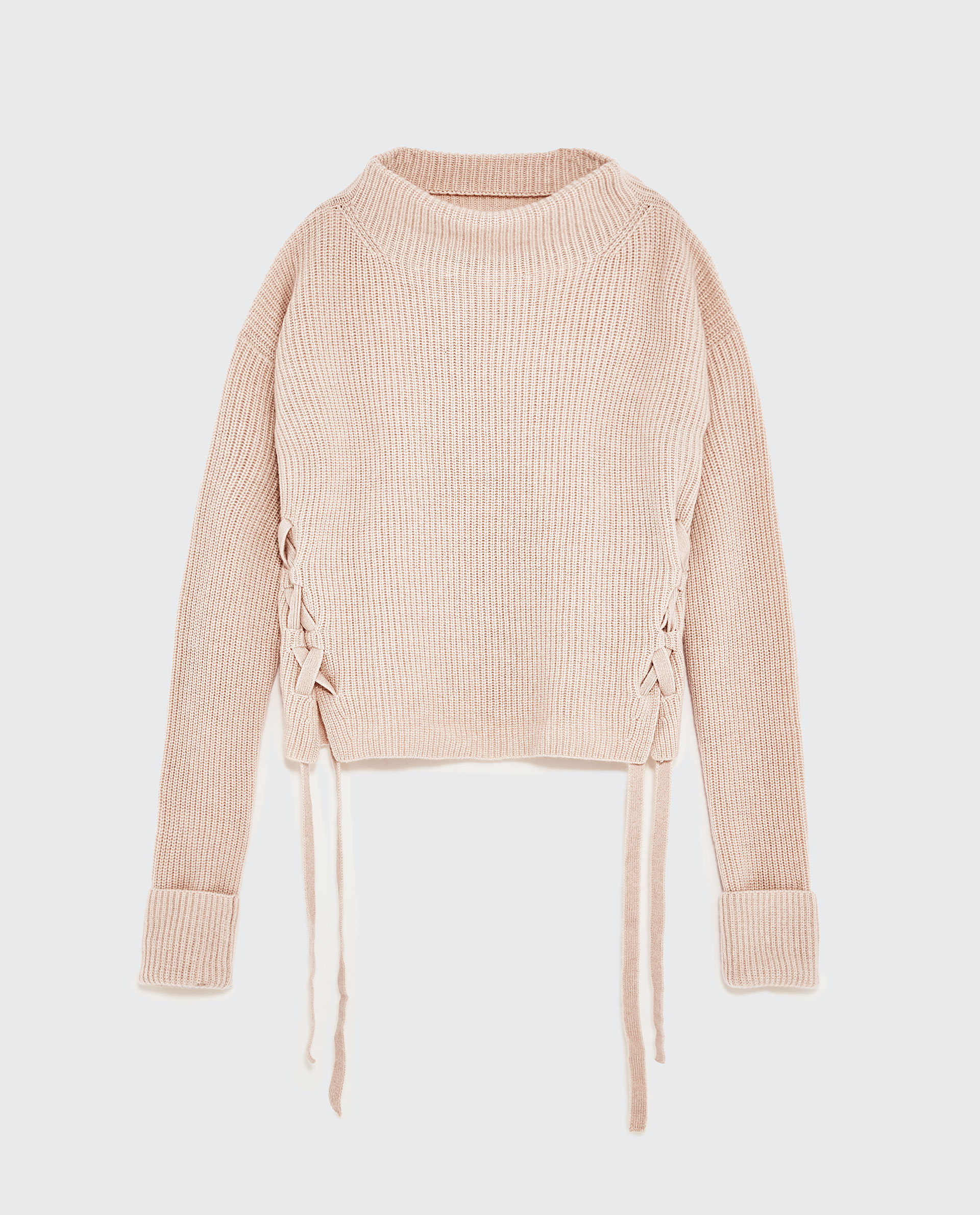 Who says you have to spend thousands of dollars on a chunky cashmere sweater in a beautiful blush shade? Thanks to Zara, you can sport a luxurious pullover for less than $200. We would love to pair this pretty knit with a pleated dove-grey skirt and satin ballerina flats!
