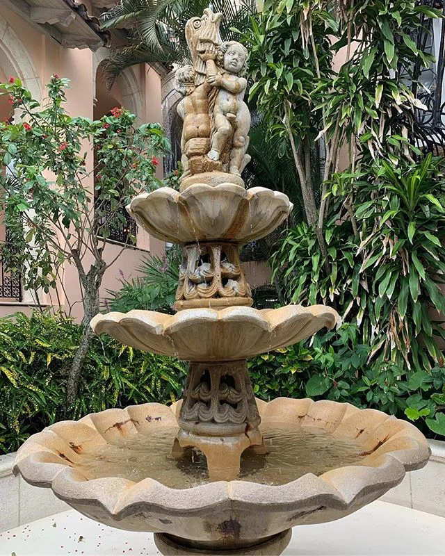 Last day in Palm Beach. 🌴#palmbeach #realoutfitgram #whatiweartoday #stylediary #stylefile #styleblogger #classyandfashionable #fashionigers #ootdstyle #lookoftheday #luxuryblogger #italianblogger #italianfashion #interior design #DubaiFashion #euro