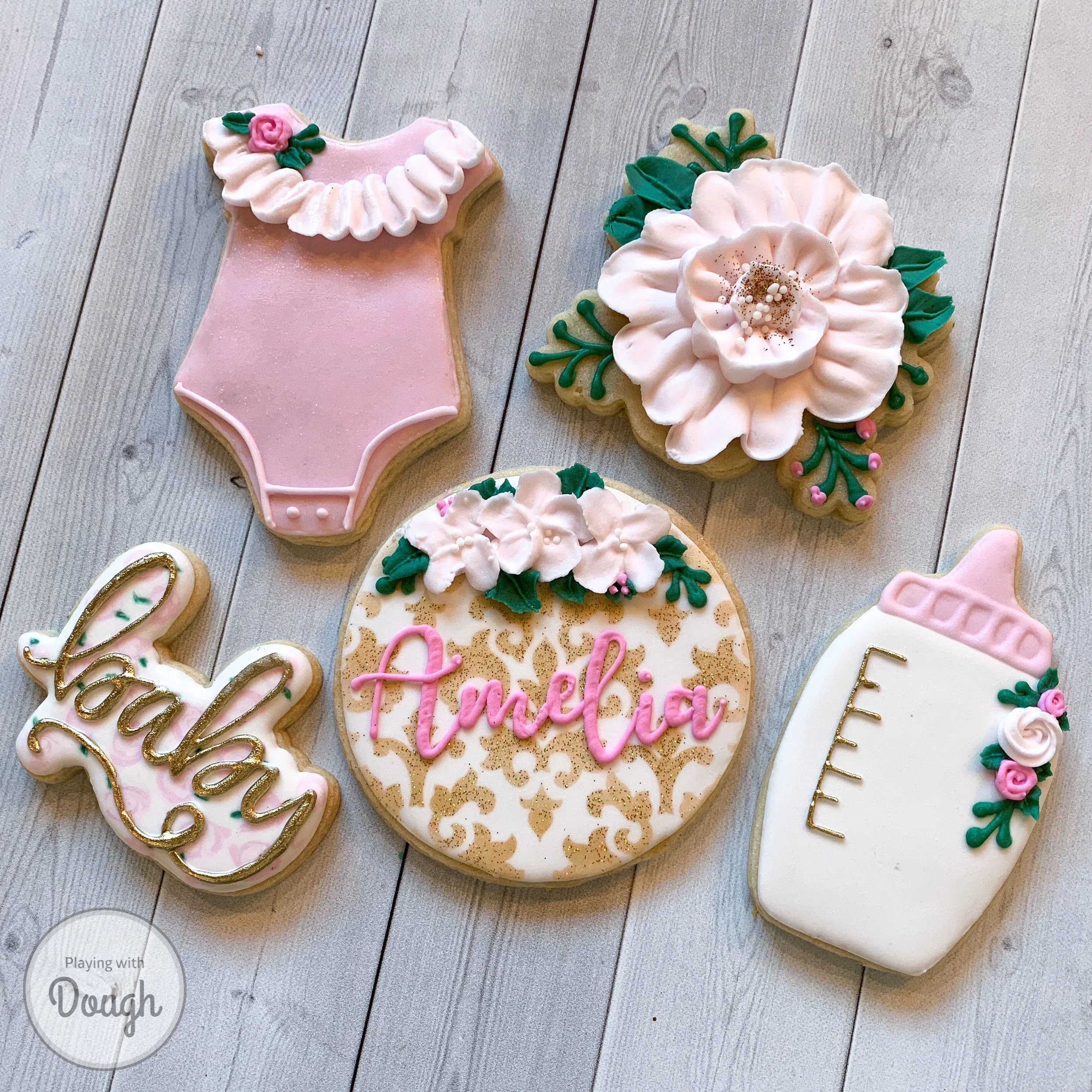 Onesie Cookie Baby Shower Cookies // Giraffe Onesie // baby shower ideas // baby shower favors