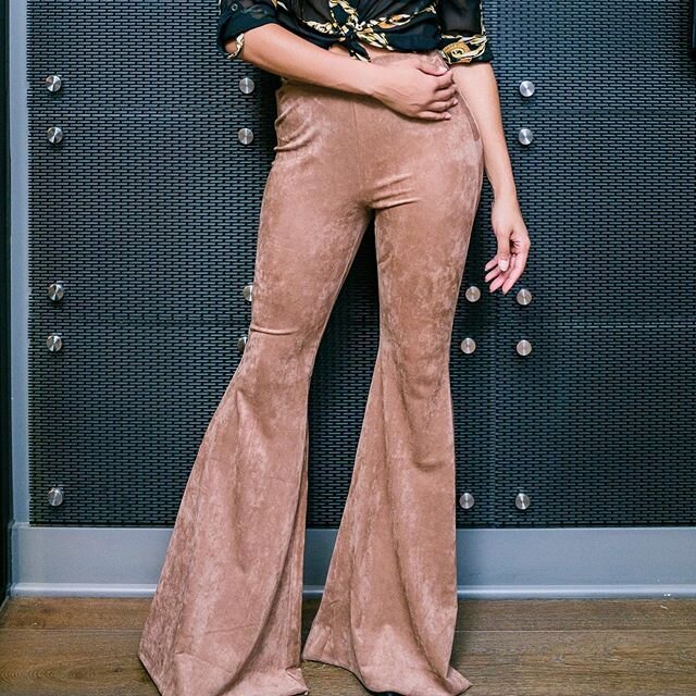 In a world full of trends, remain a classic in our super soft and stretchy Braelyn Bell bottoms. 🖤✨ #rockandritzy #arizonaboutique