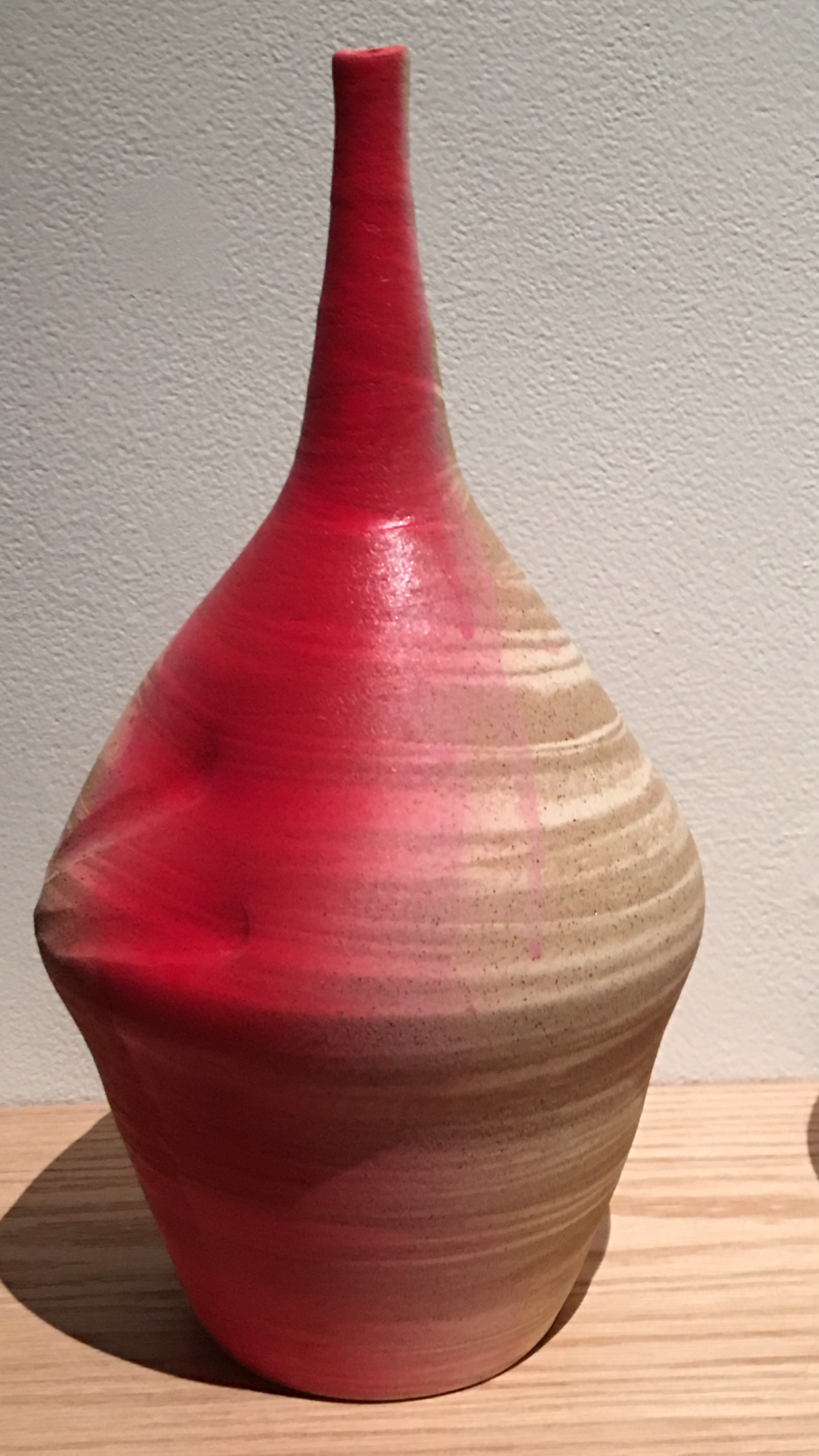 Marbled pot with interesting spray line 1
