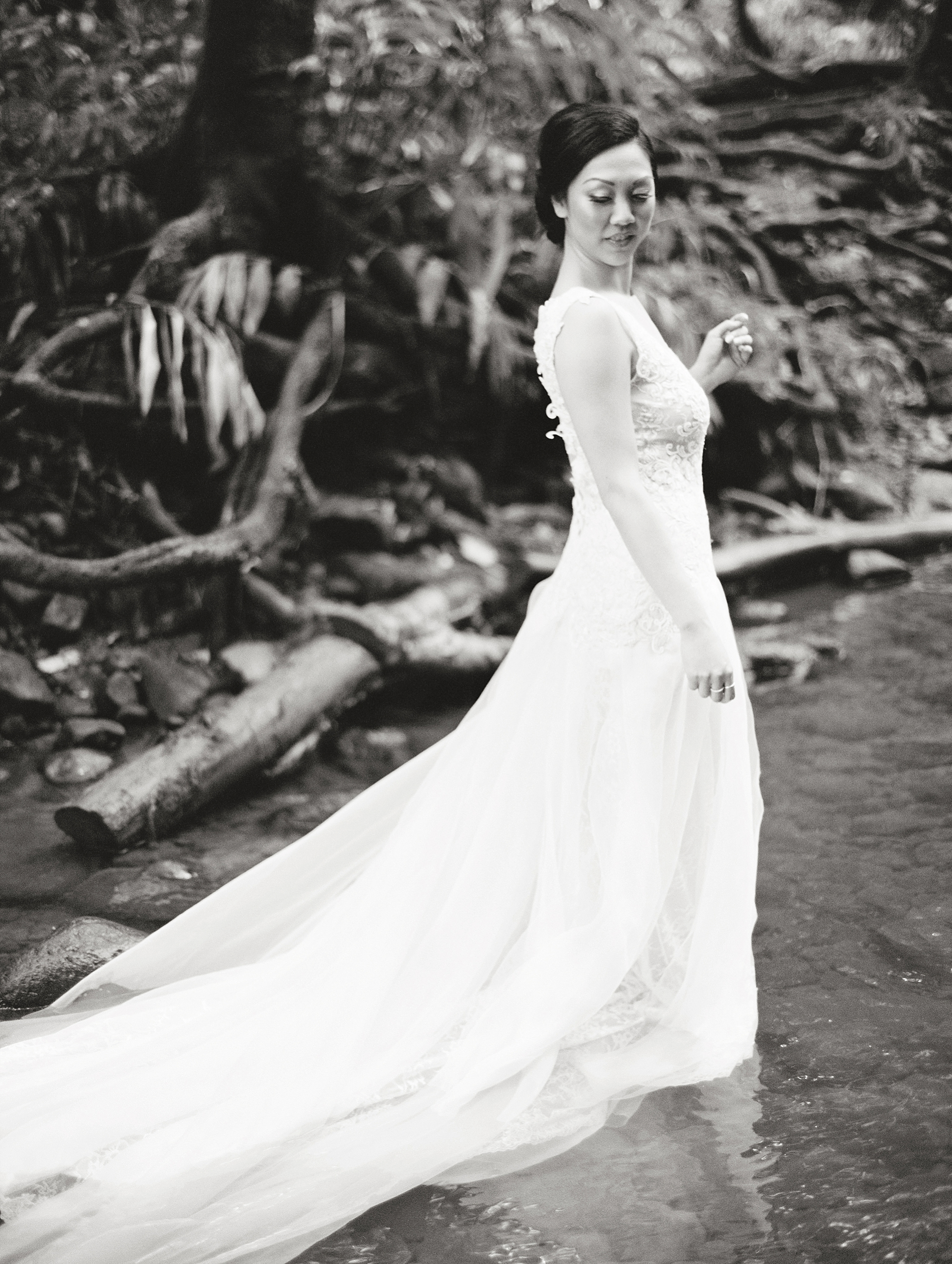 Maui Waterfall Elopement_0006.jpg