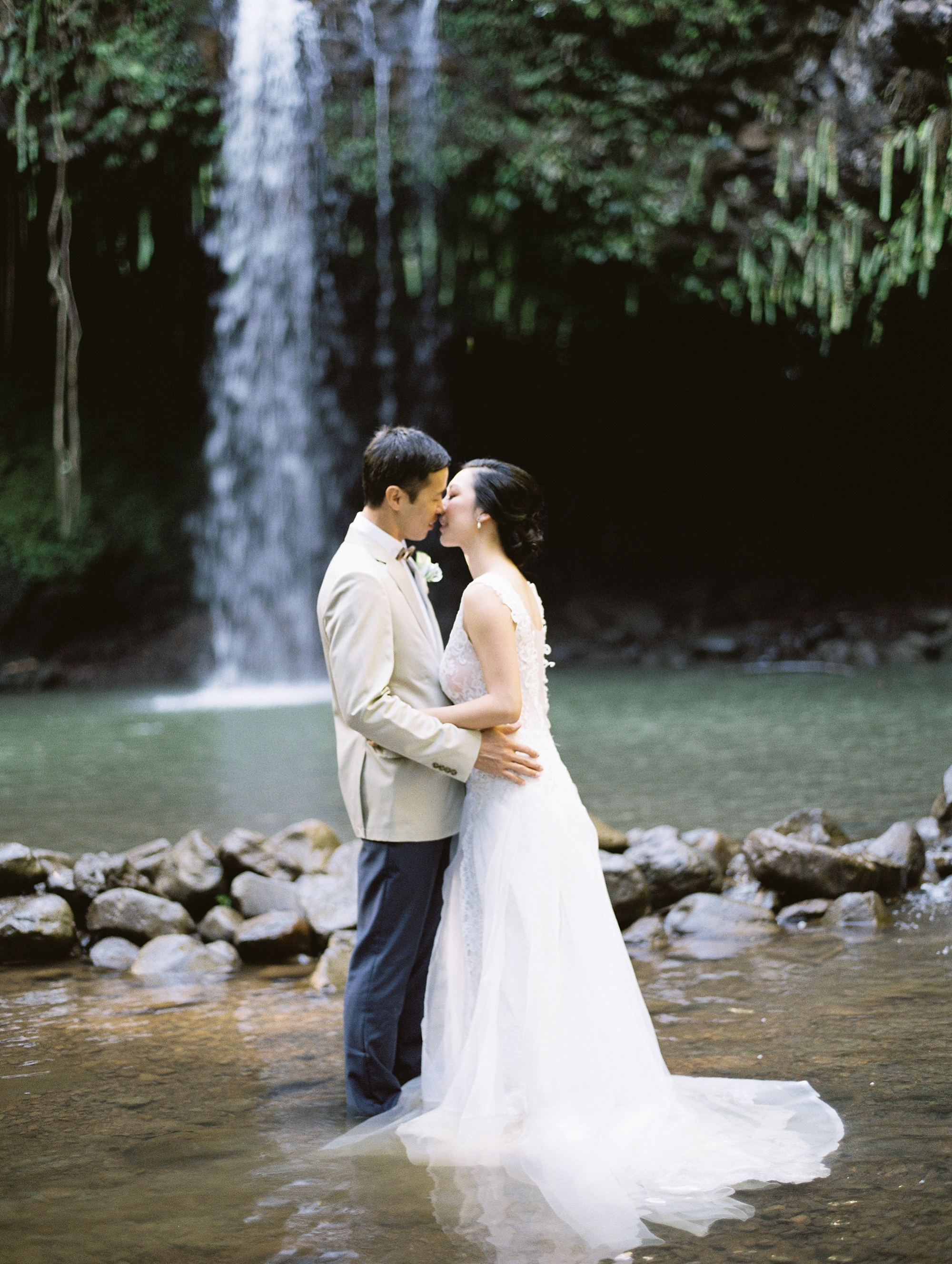 Maui Waterfall Elopement_0025.jpg
