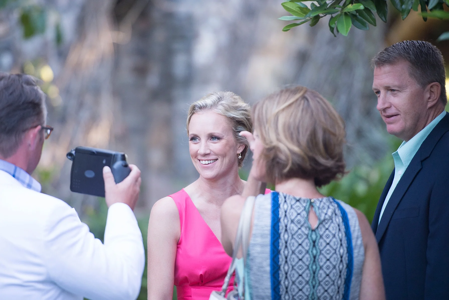 37-guests-candid-photos-smiling-wedding.jpg