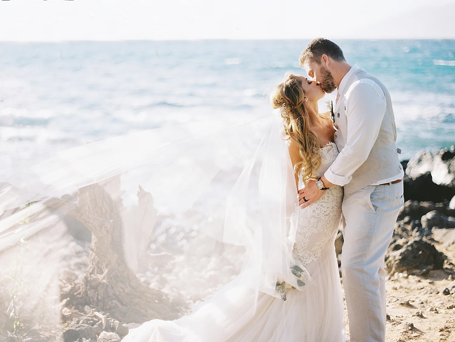 maui-beach-wedding-andaz-bride-groom-romantic-kiss
