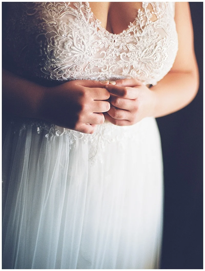 wedding-chicks-feature-maui-wedding-olowalu-plantation-house_0017.jpg