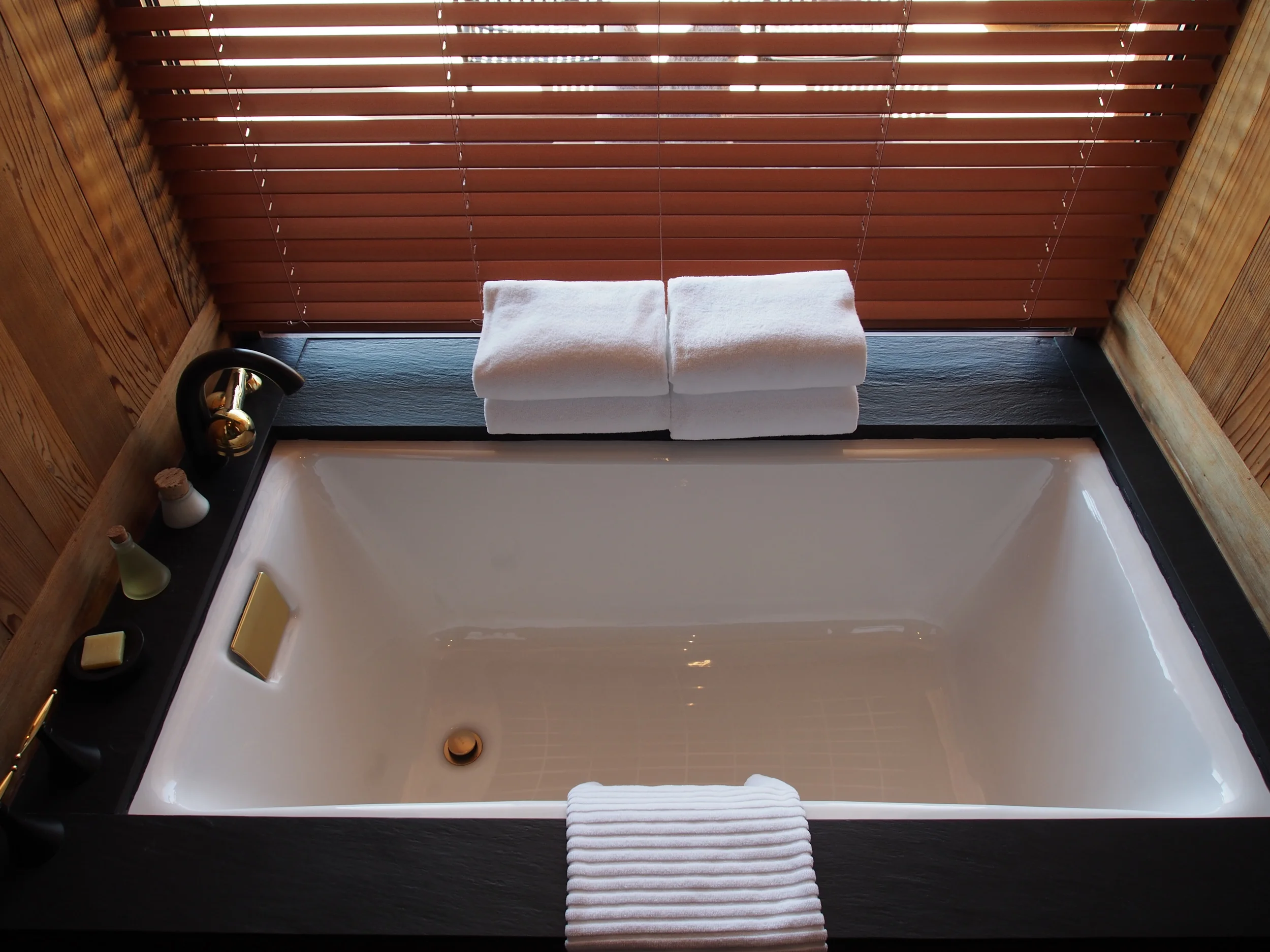 AMANGANI Guest Bath Jackson Hole