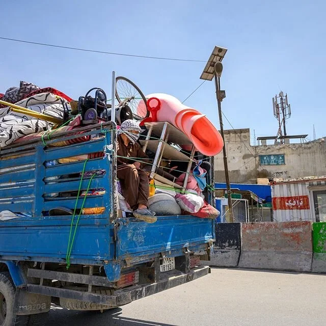 House on the move and traditional face mask spotted in Kabul&mdash;currently under a strict yet not 100% respected lockdown. 37 new positive cases registered in the capital in the last 24hrs. Ce city is now one of the worst hit part of the country, w